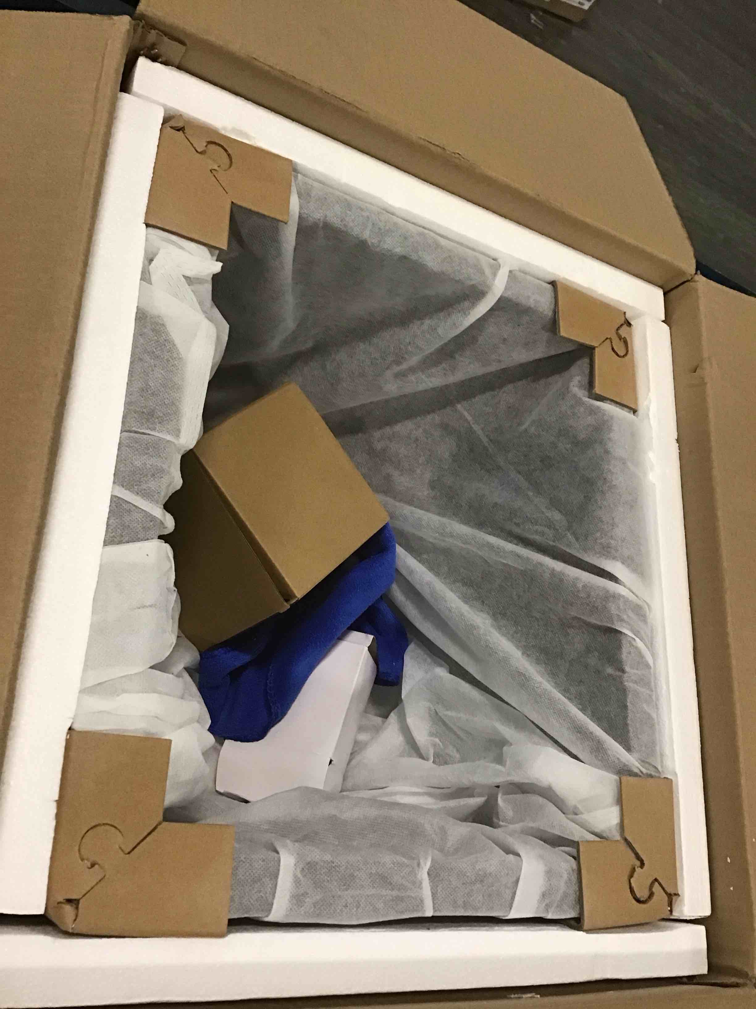 https://s3.amazonaws.com/lotting-images-prod/bidfta/BLU5912625_1709734434698.jpeg