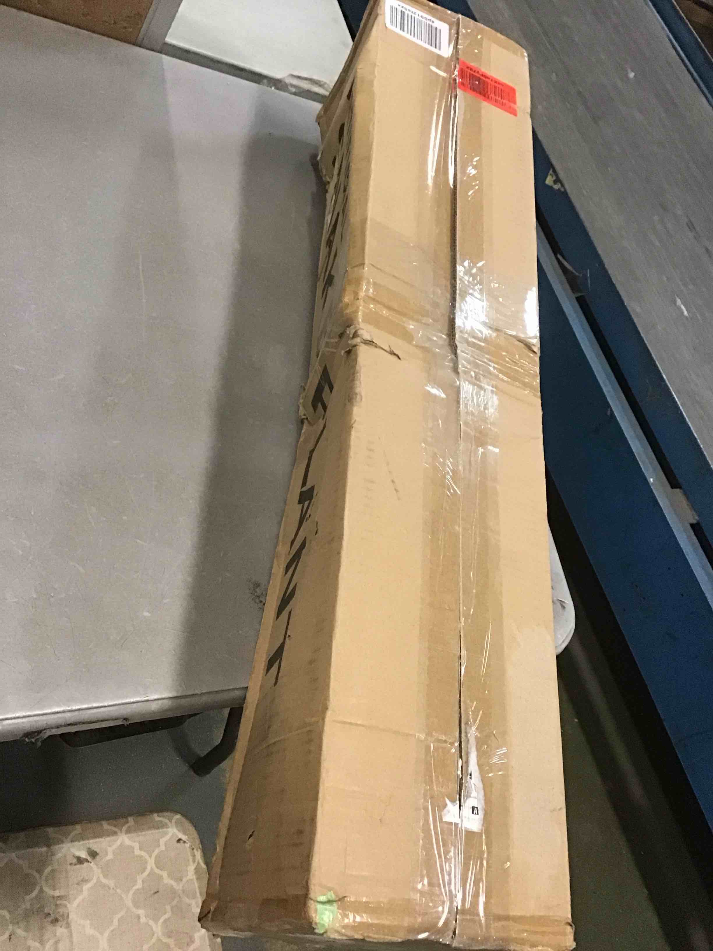 https://s3.amazonaws.com/lotting-images-prod/bidfta/BLU5912827_1709814300041.jpeg