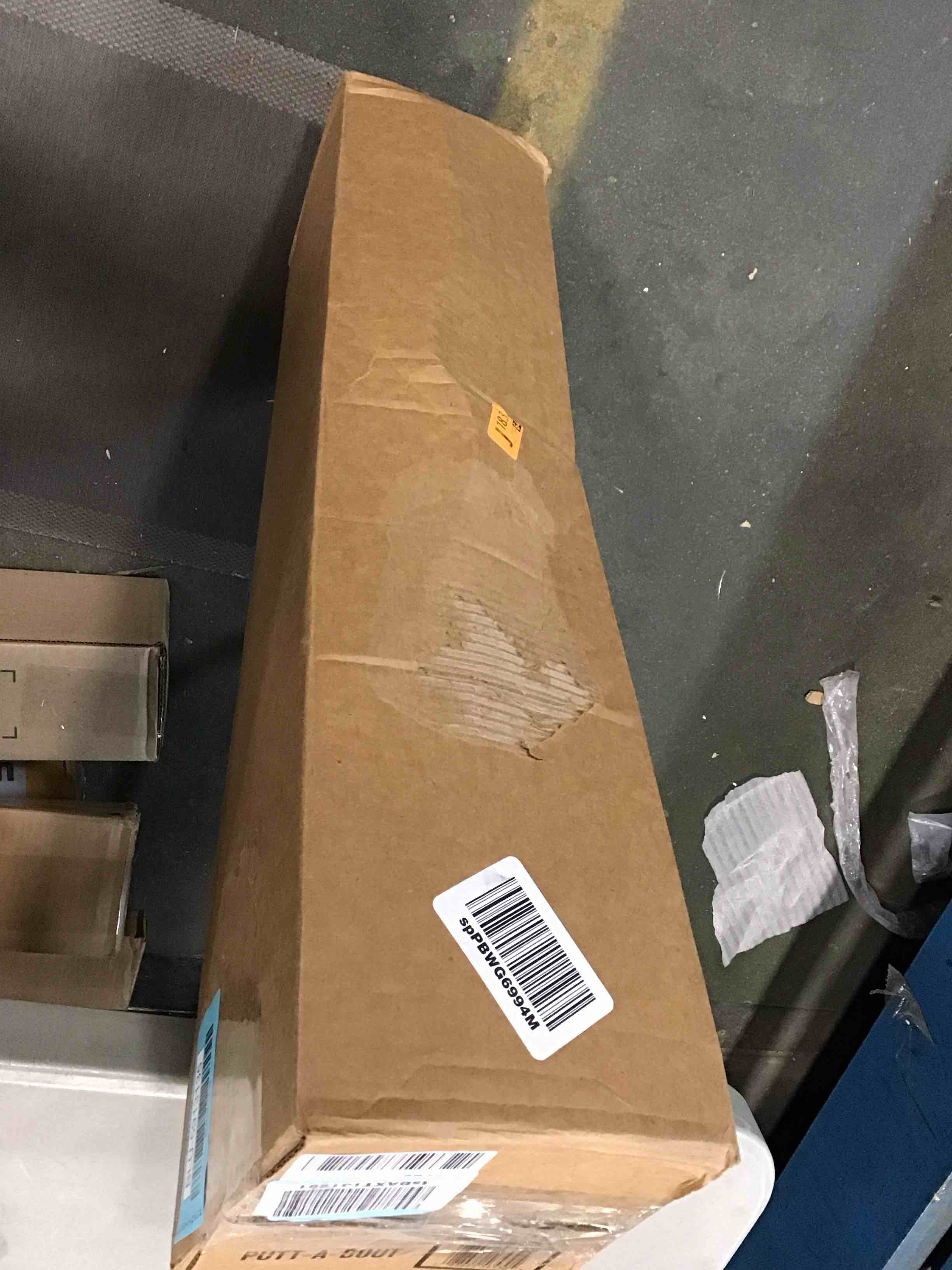 https://s3.amazonaws.com/lotting-images-prod/bidfta/BLU5913135_1709906882658.jpeg