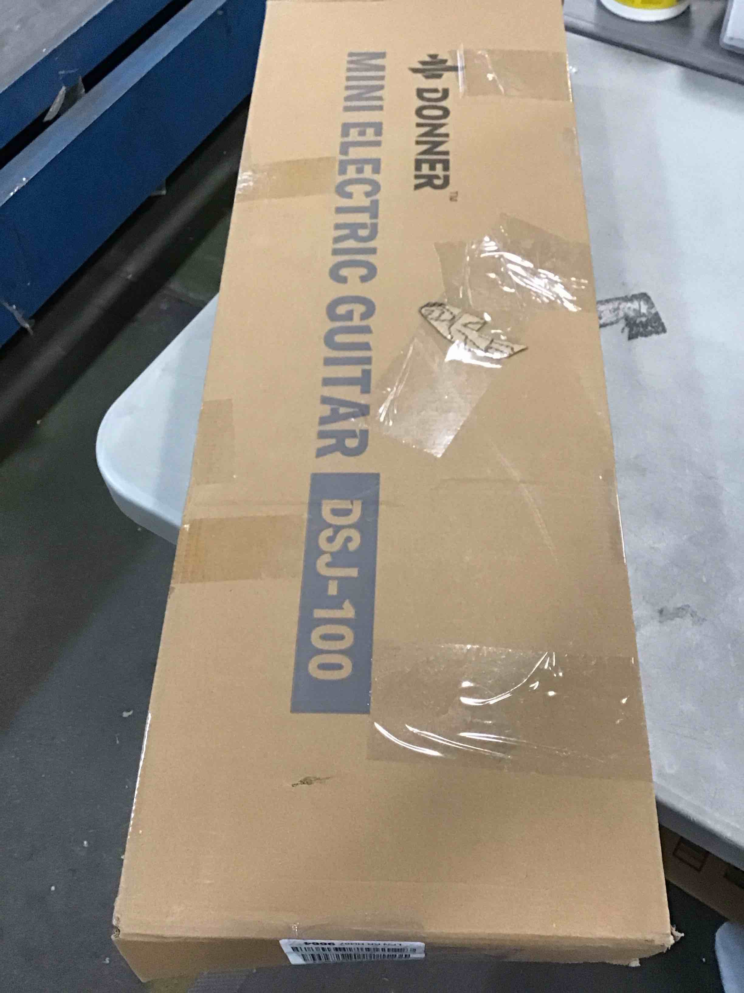 https://s3.amazonaws.com/lotting-images-prod/bidfta/BLU5913277_1709926187561.jpeg