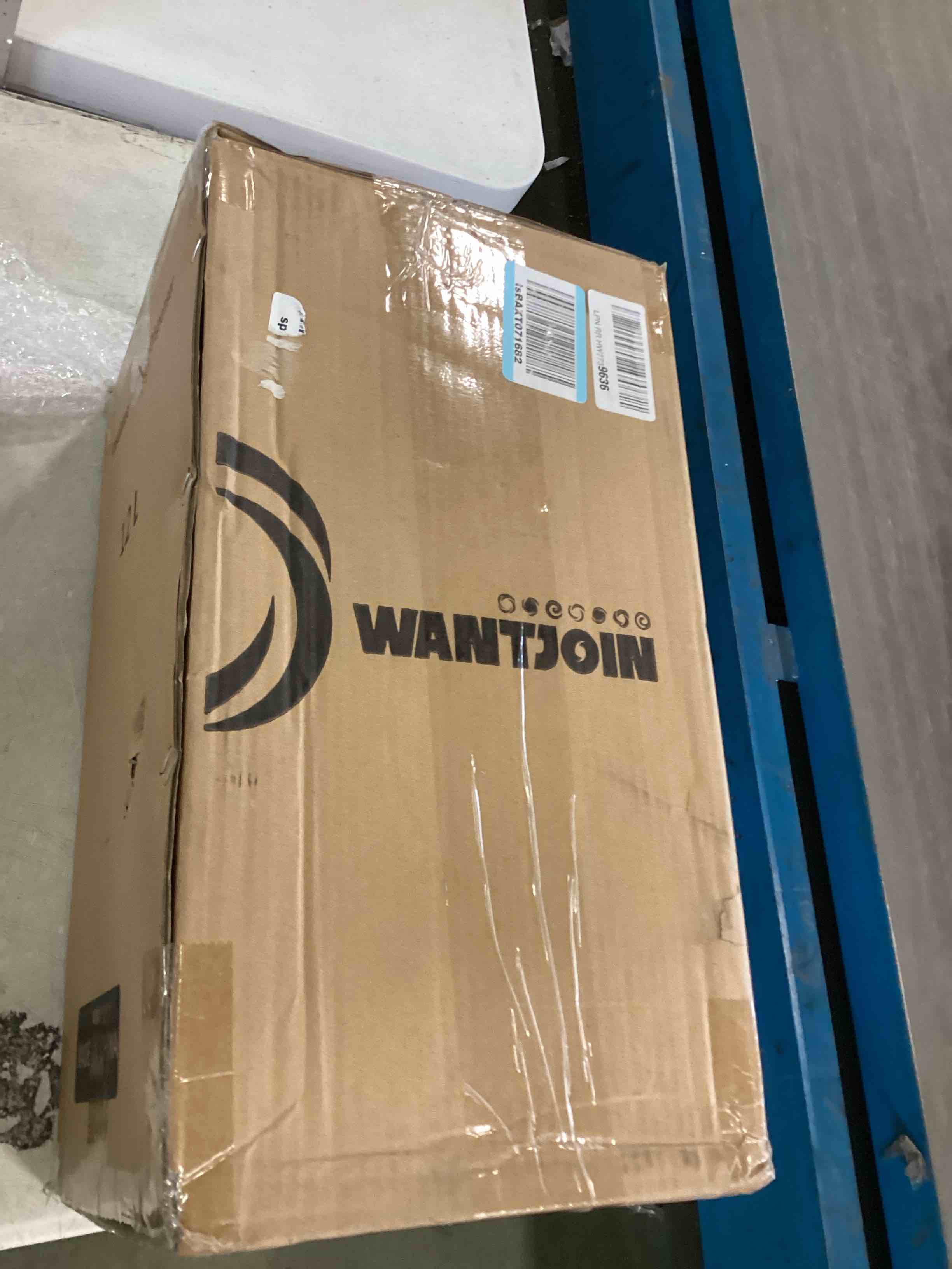 https://s3.amazonaws.com/lotting-images-prod/bidfta/BLU5913686_1717252779927.jpeg