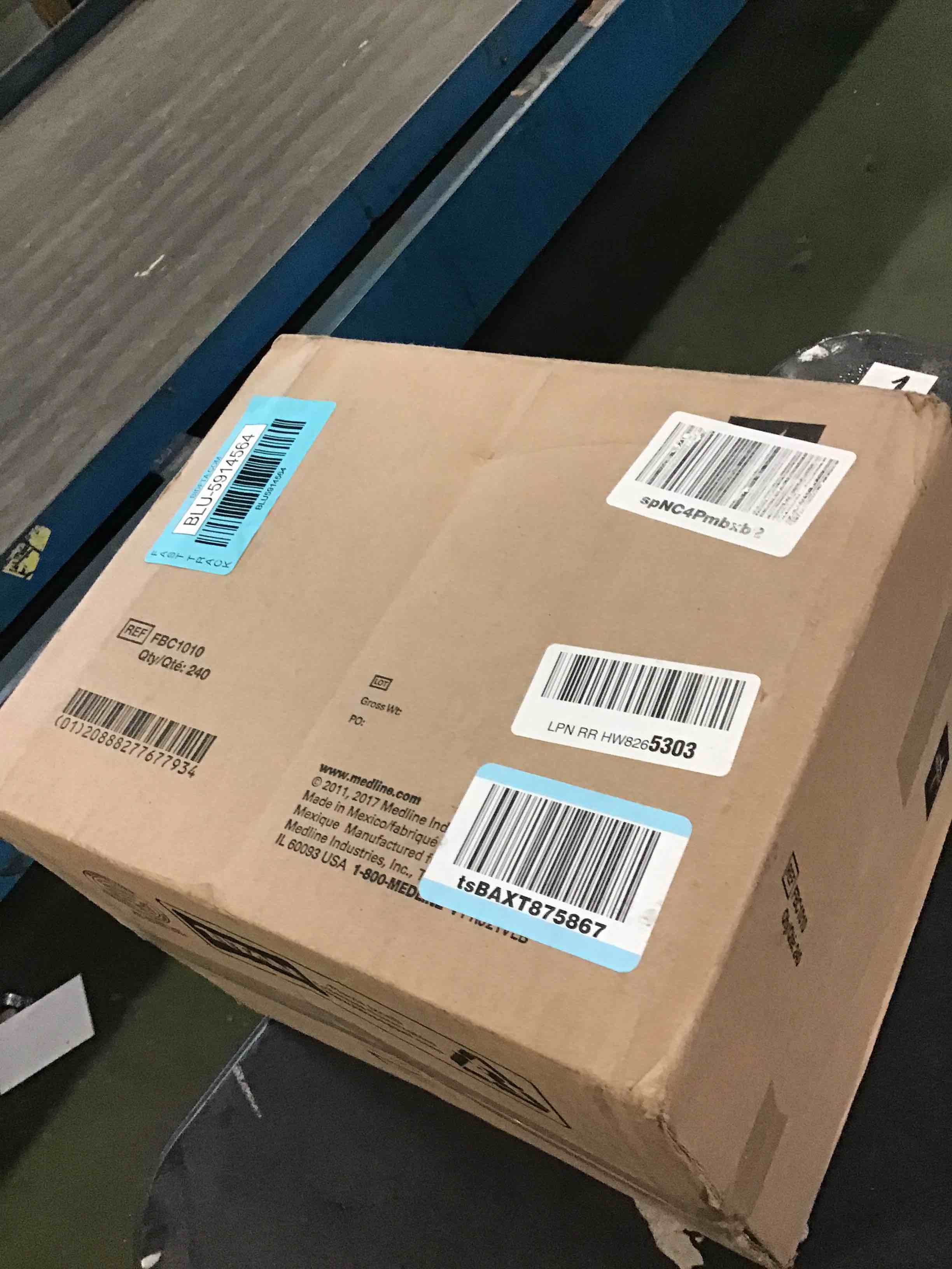 https://s3.amazonaws.com/lotting-images-prod/bidfta/BLU5914564_1717767801902.jpeg