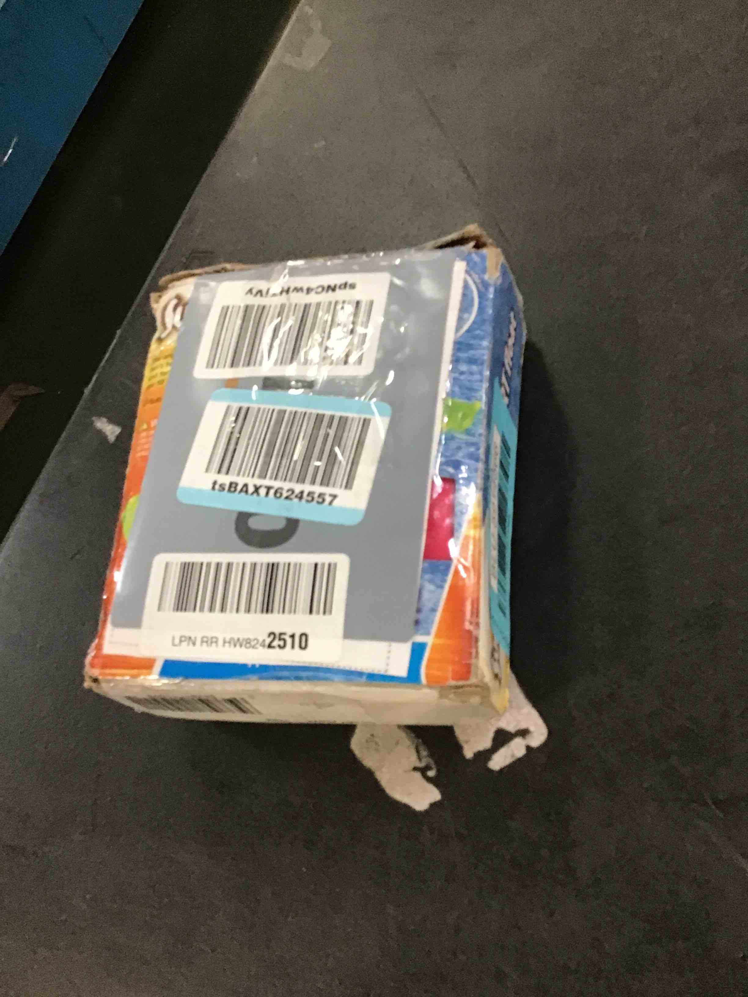 https://s3.amazonaws.com/lotting-images-prod/bidfta/BLU5914566_1717767230536.jpeg