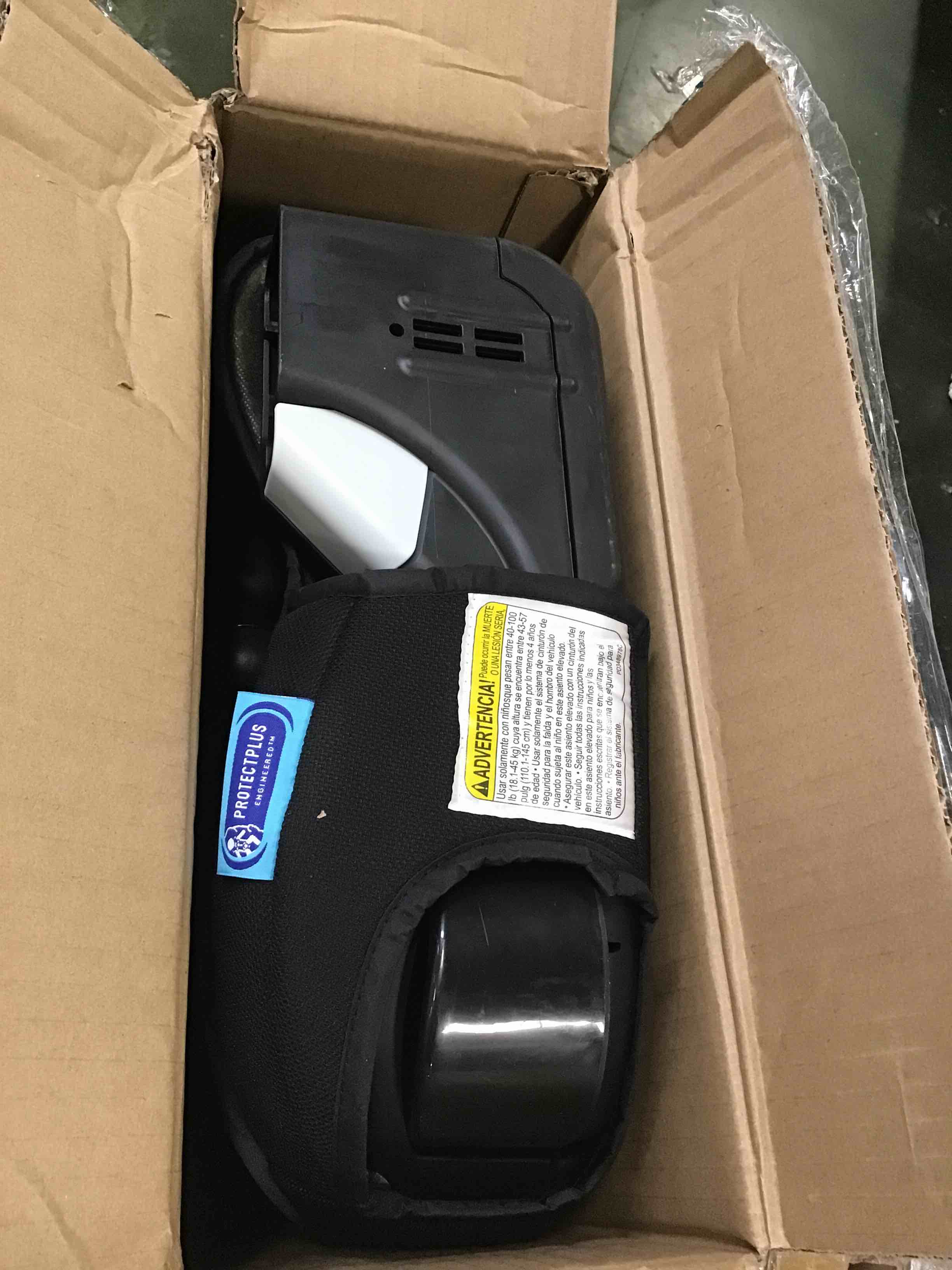 https://s3.amazonaws.com/lotting-images-prod/bidfta/BLU5915195_1709585183916.jpeg