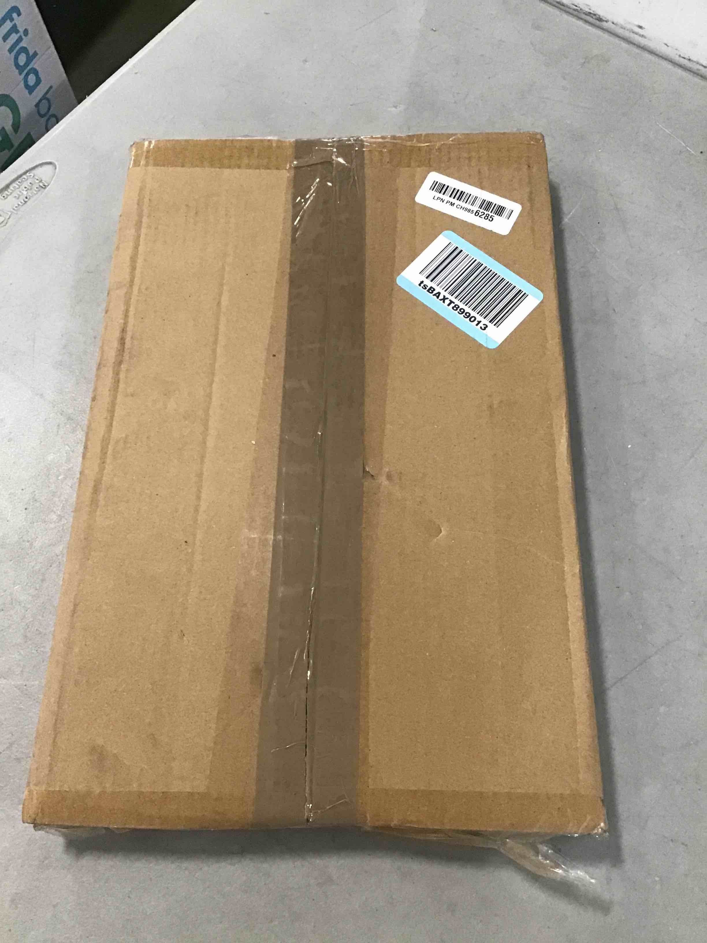 https://s3.amazonaws.com/lotting-images-prod/bidfta/BLU5915469_1709745522266.jpeg