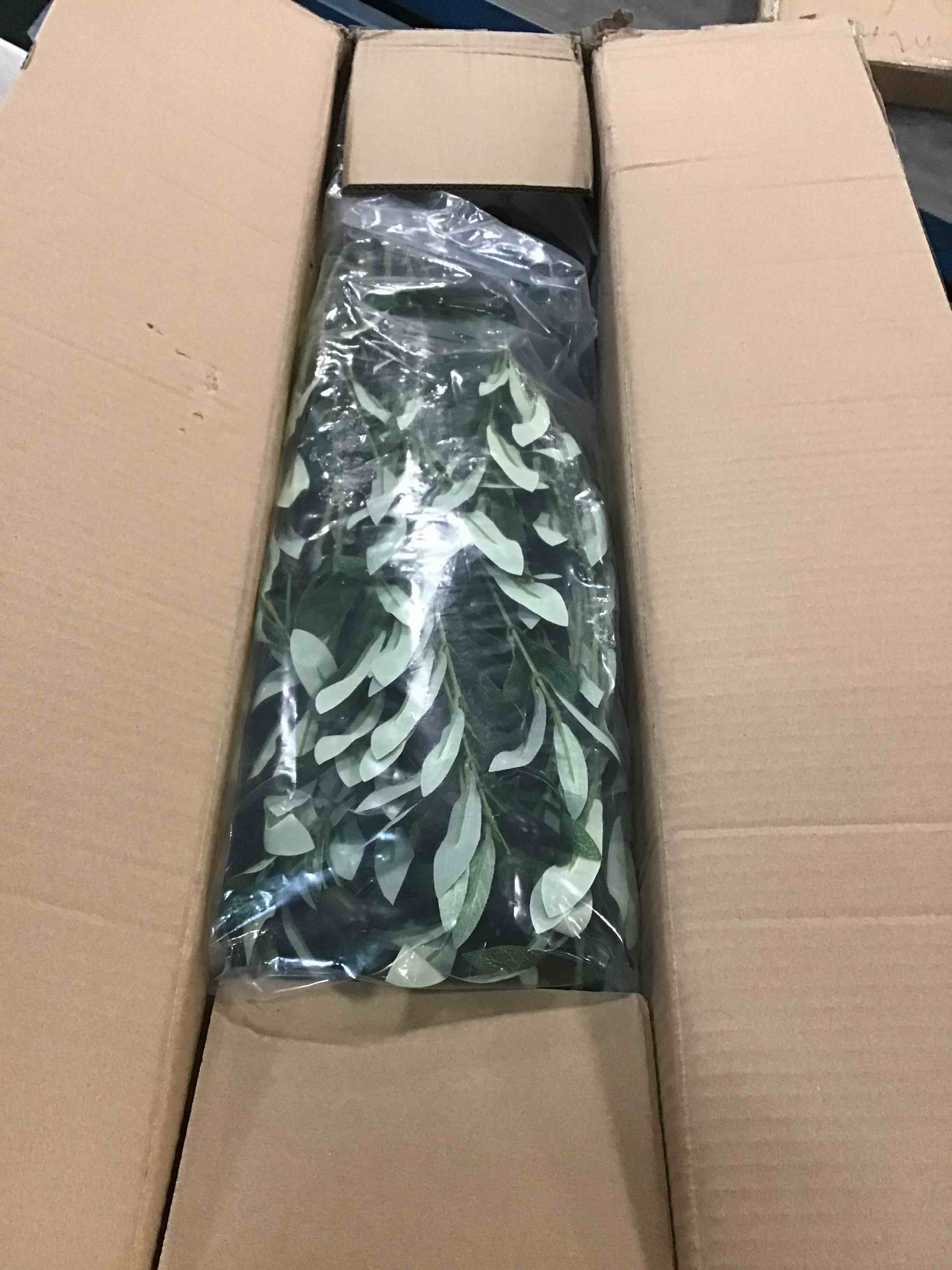 https://s3.amazonaws.com/lotting-images-prod/bidfta/BLU5915593_1709820534849.jpeg
