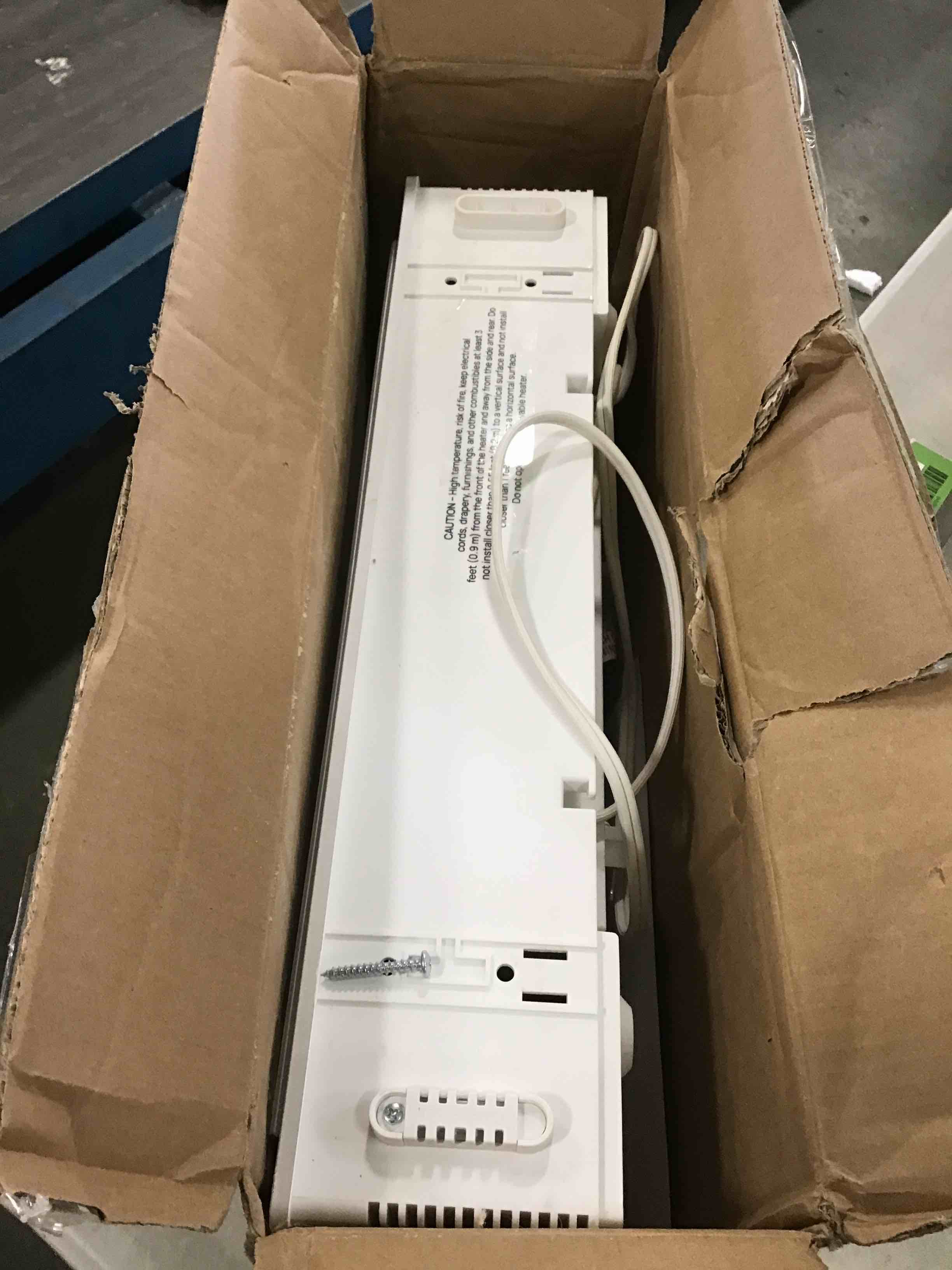 https://s3.amazonaws.com/lotting-images-prod/bidfta/BLU5916303_1710337264012.jpeg