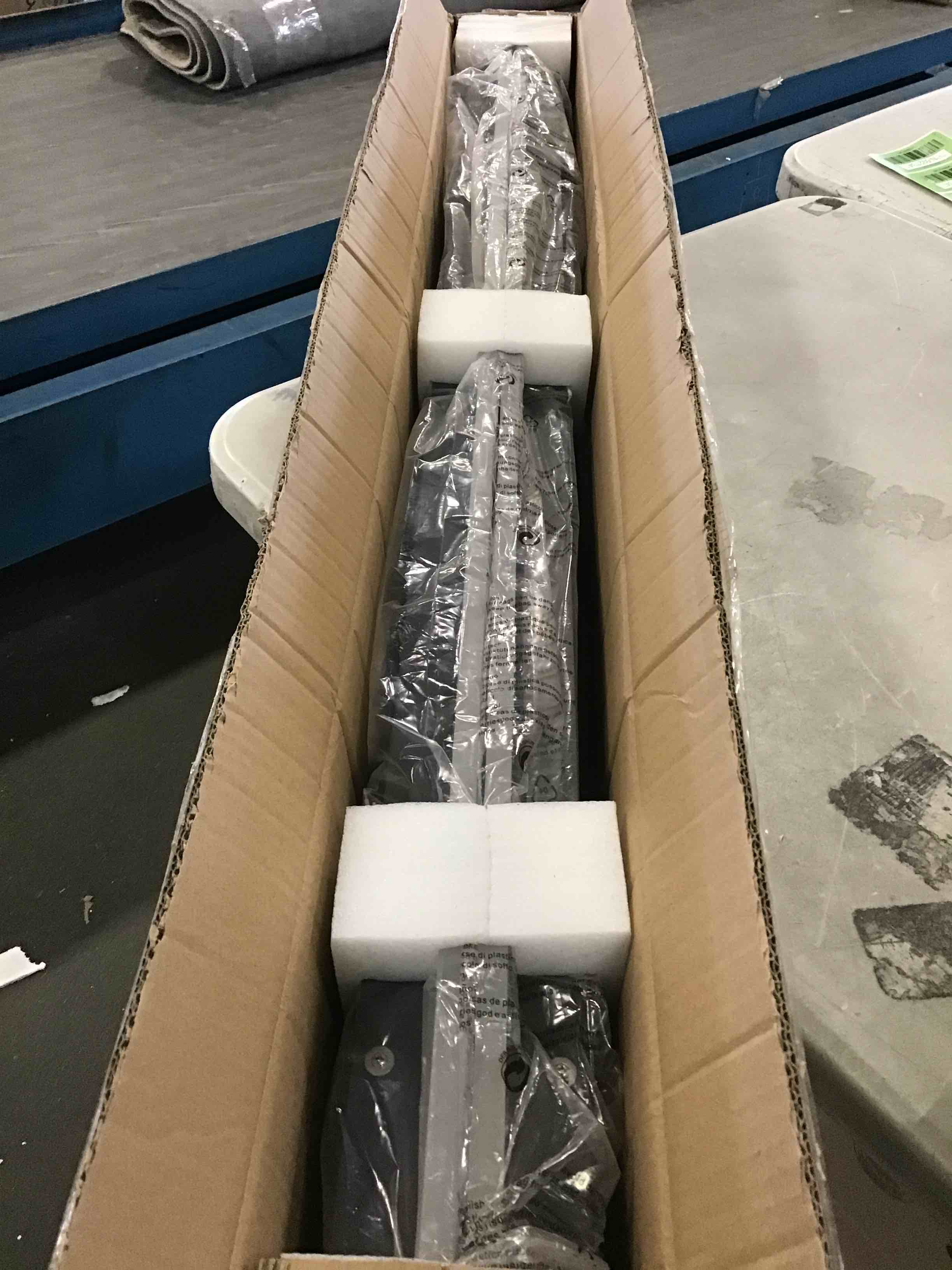 https://s3.amazonaws.com/lotting-images-prod/bidfta/BLU5916396_1710353356489.jpeg