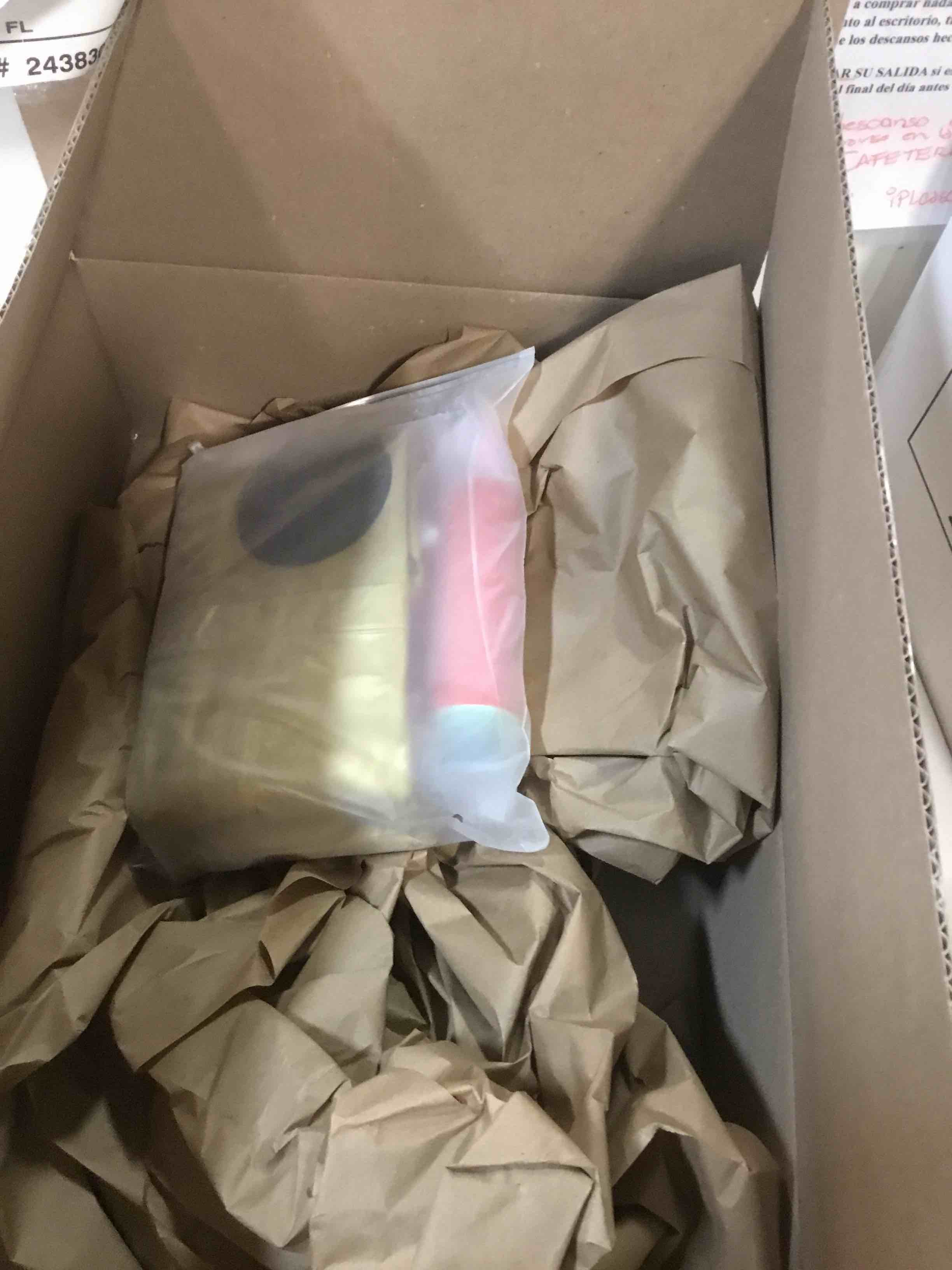 https://s3.amazonaws.com/lotting-images-prod/bidfta/BLU5916687_1709652698106.jpeg