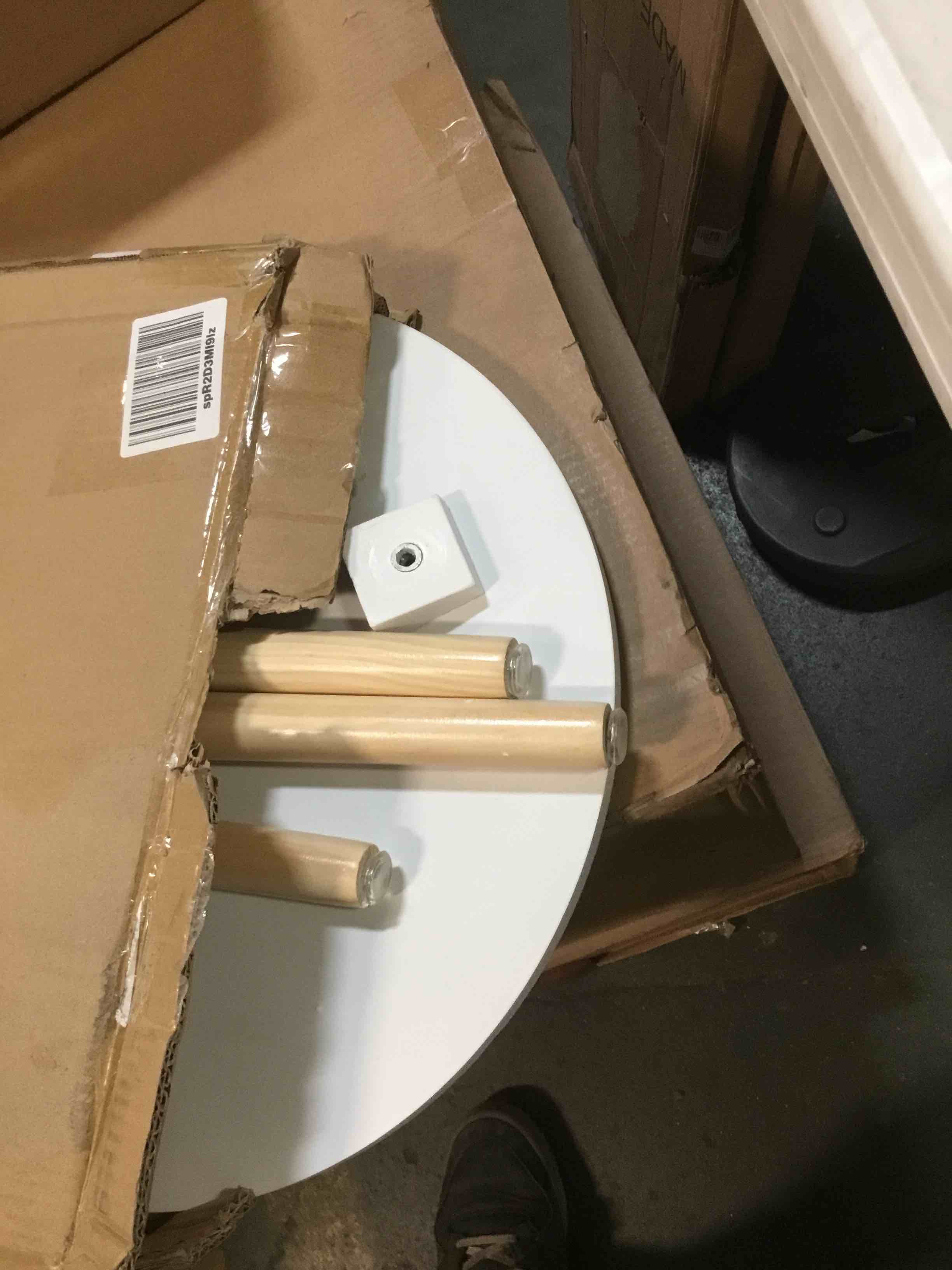 https://s3.amazonaws.com/lotting-images-prod/bidfta/BLU5916754_1709659791442.jpeg