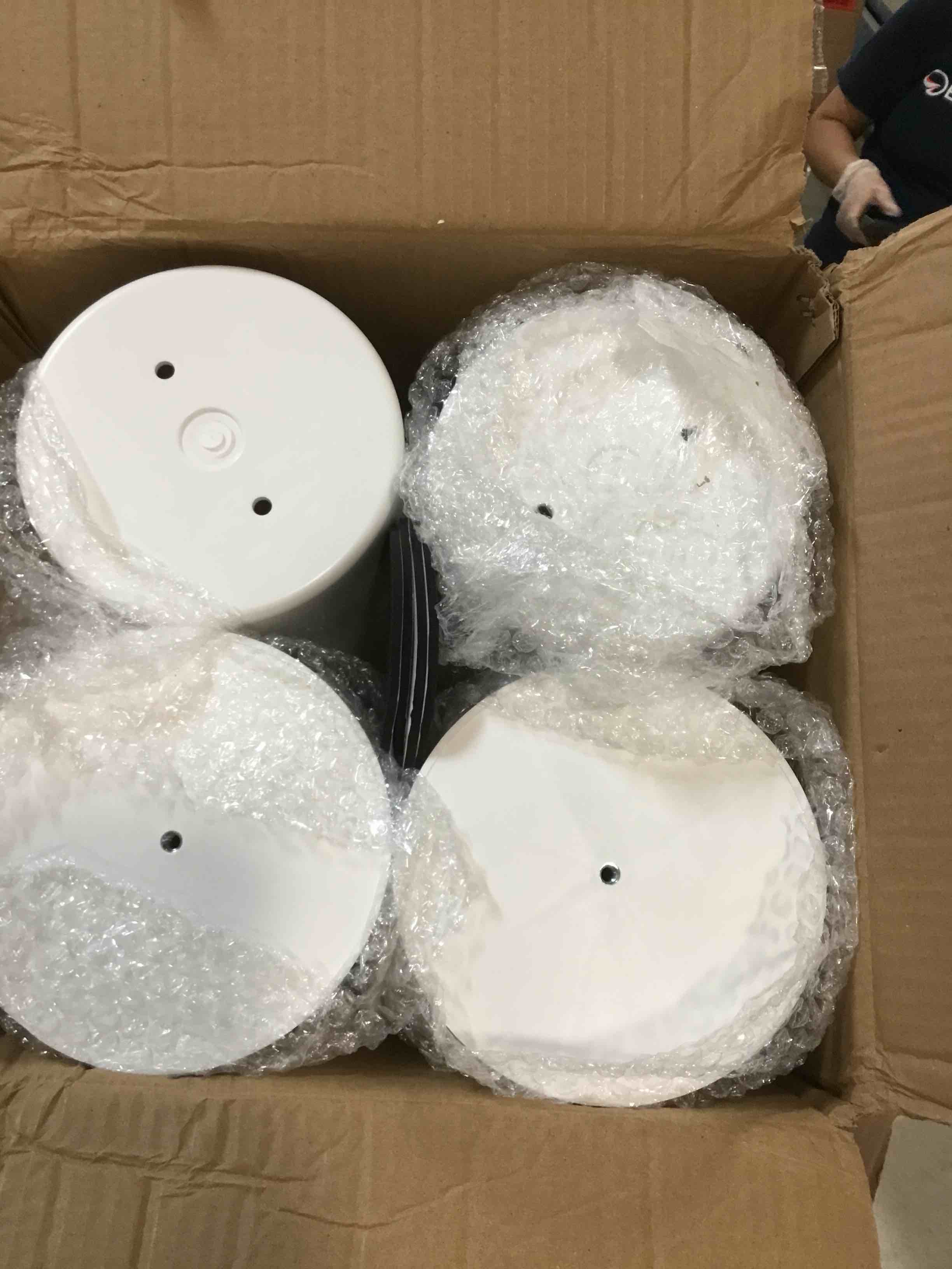 https://s3.amazonaws.com/lotting-images-prod/bidfta/BLU5916832_1709673376902.jpeg