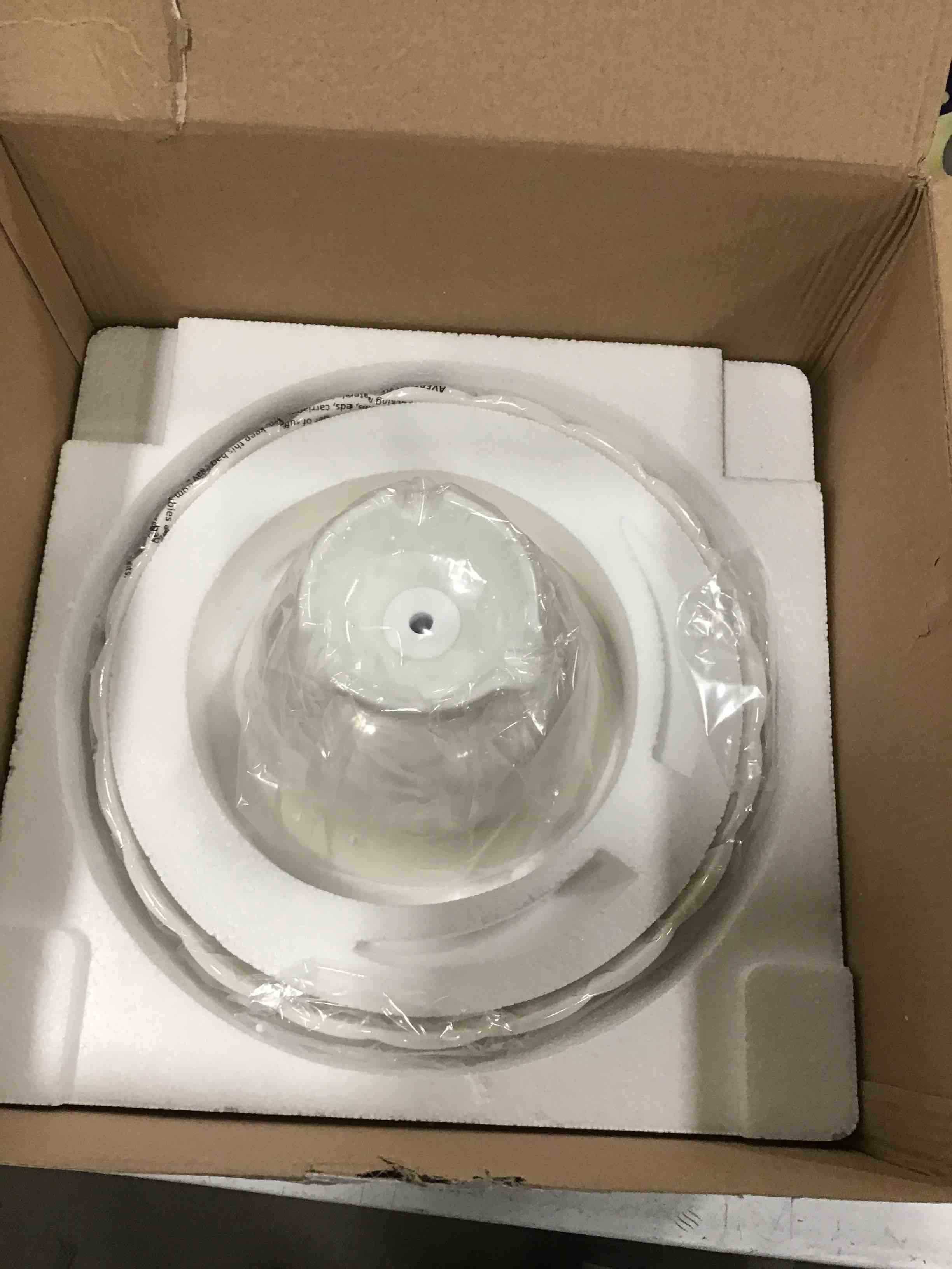 https://s3.amazonaws.com/lotting-images-prod/bidfta/BLU5916969_1709748821332.jpeg