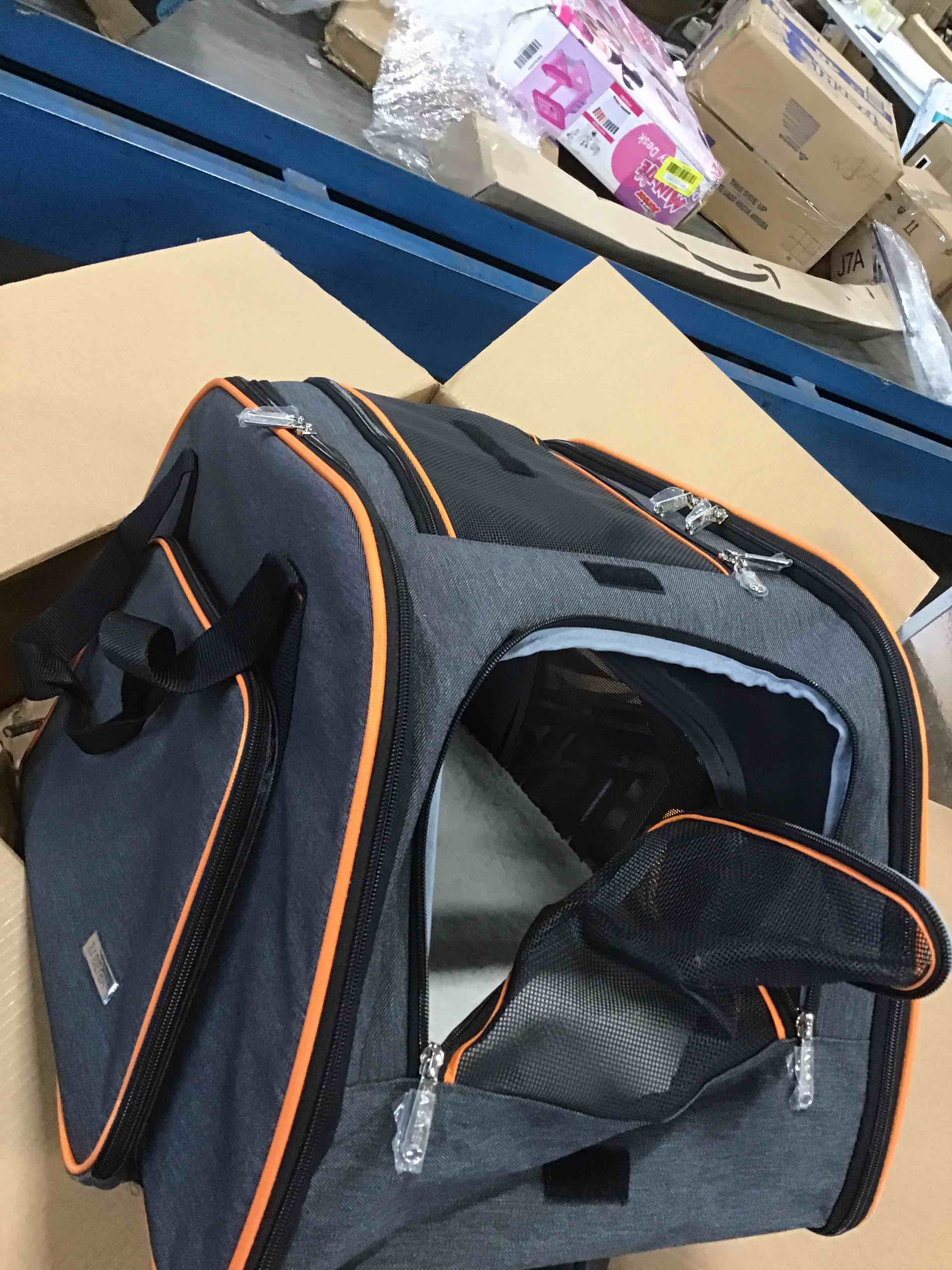 https://s3.amazonaws.com/lotting-images-prod/bidfta/BLU5917470_1710163548970.jpeg
