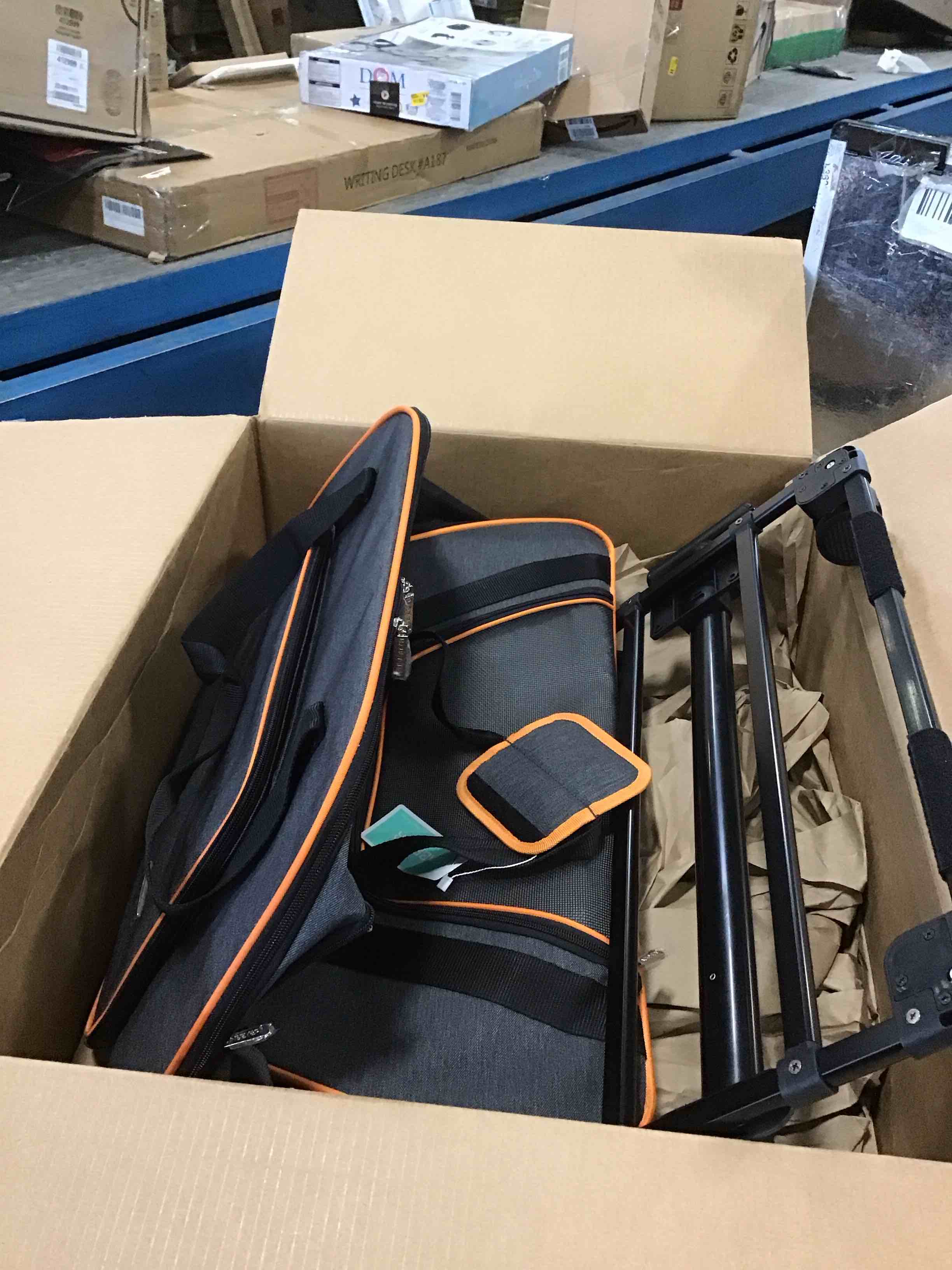 https://s3.amazonaws.com/lotting-images-prod/bidfta/BLU5917470_1710163567170.jpeg