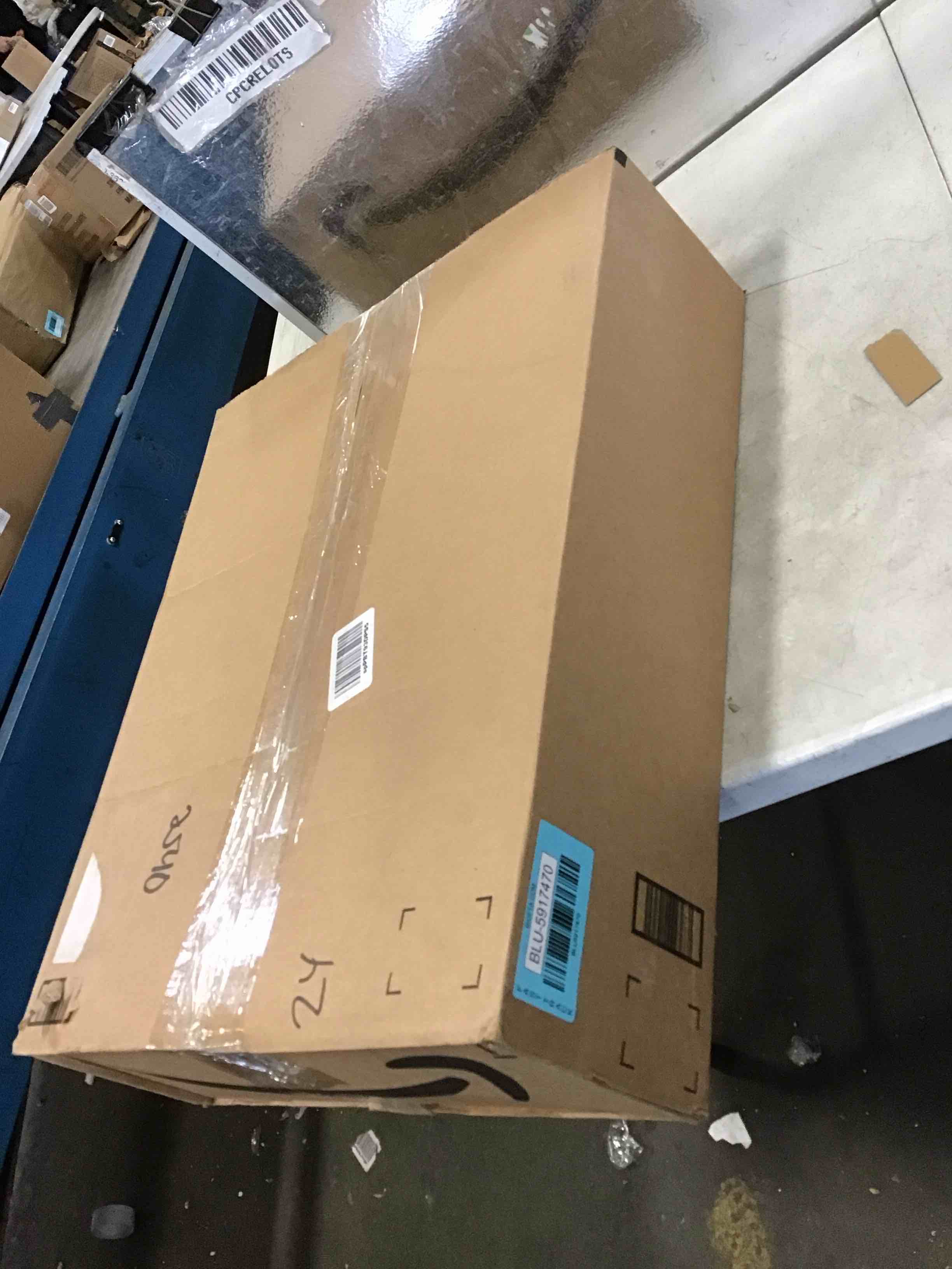 https://s3.amazonaws.com/lotting-images-prod/bidfta/BLU5917470_1710163602176.jpeg