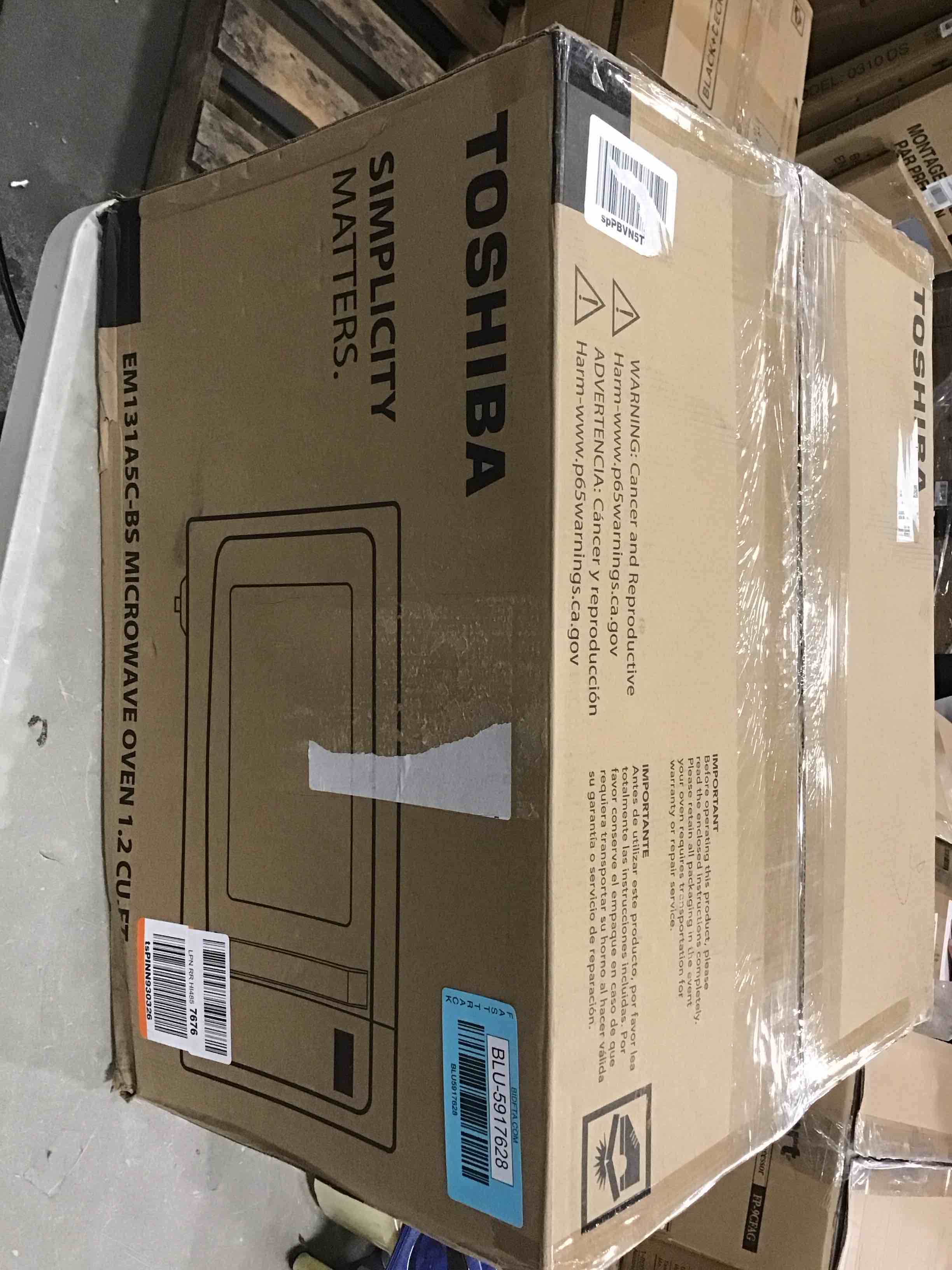 https://s3.amazonaws.com/lotting-images-prod/bidfta/BLU5917628_1710247939107.jpeg