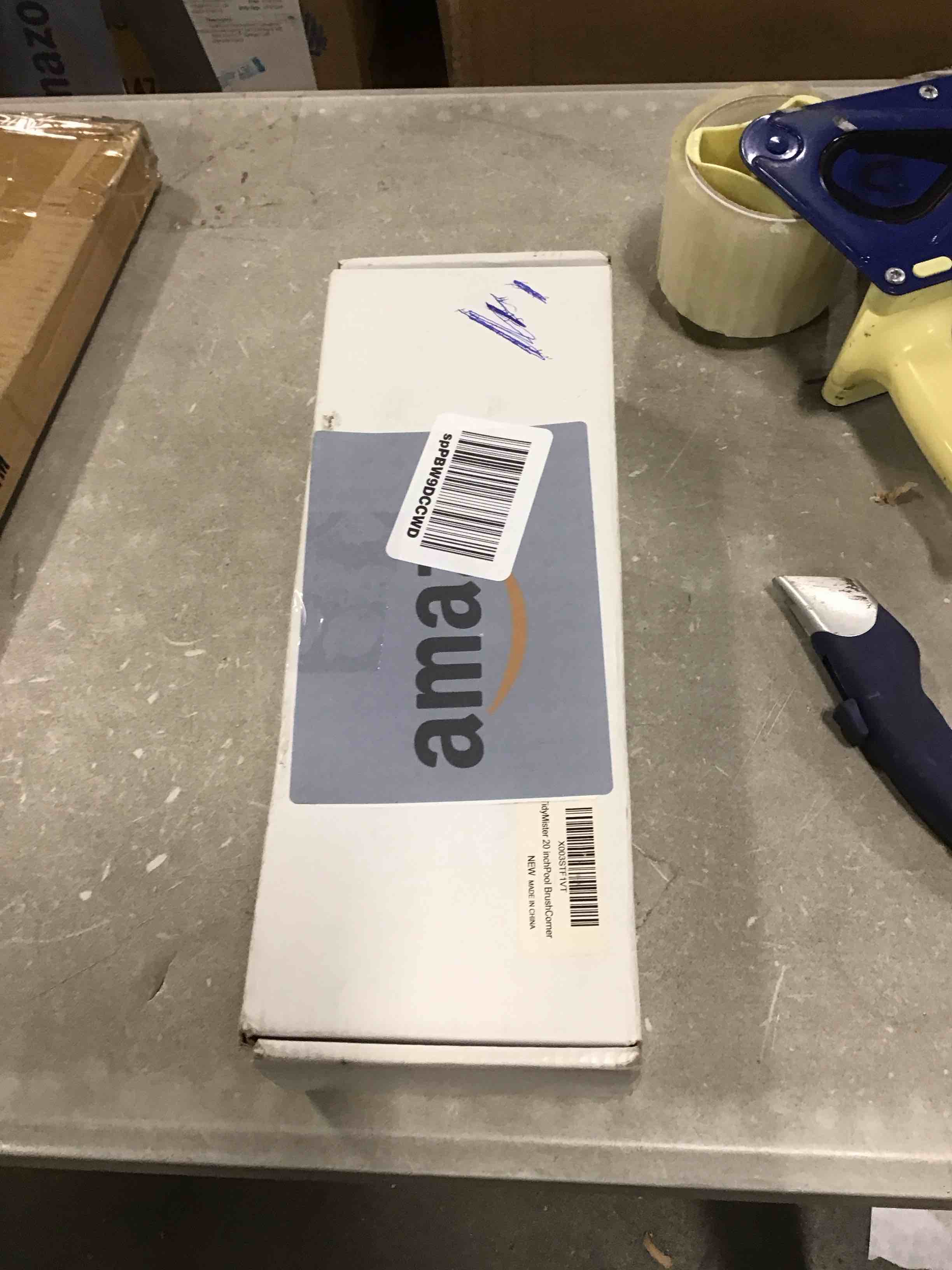 https://s3.amazonaws.com/lotting-images-prod/bidfta/BLU5917663_1710253325856.jpeg