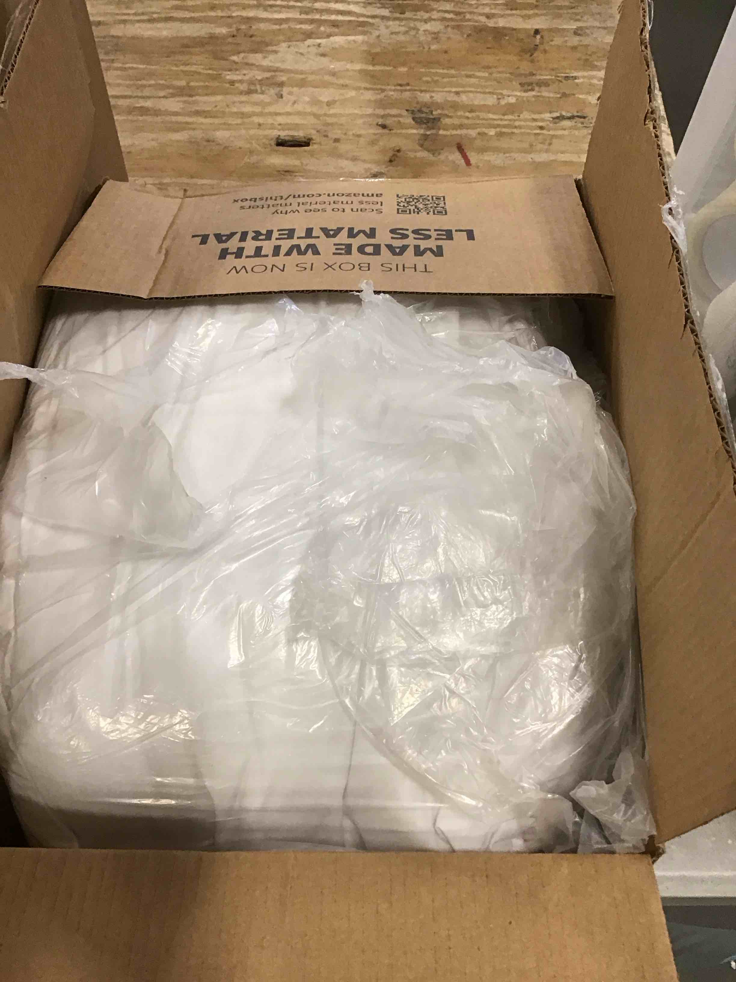 https://s3.amazonaws.com/lotting-images-prod/bidfta/BLU5917763_1710270971024.jpeg