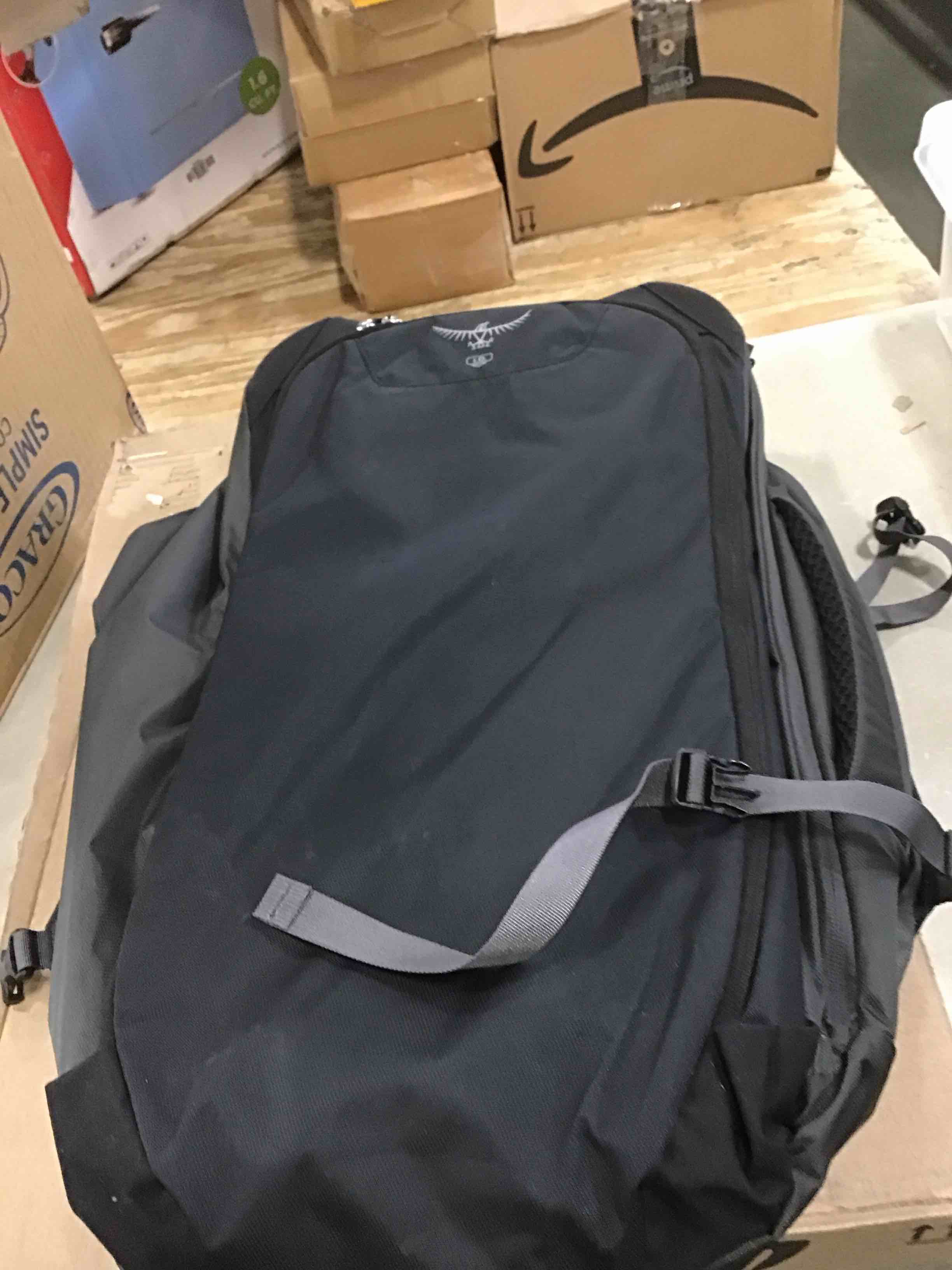 https://s3.amazonaws.com/lotting-images-prod/bidfta/BLU5917770_1710272147449.jpeg