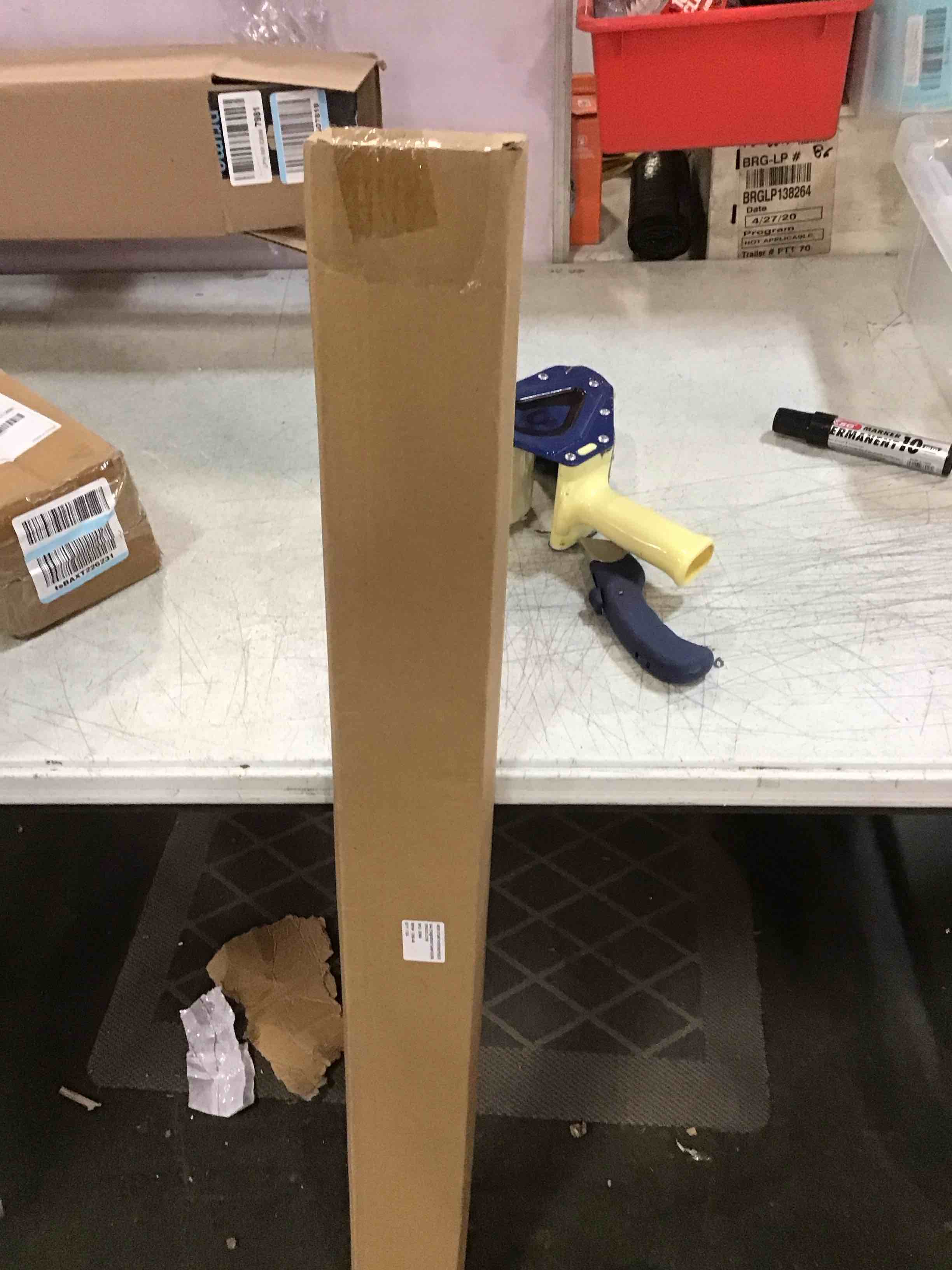 https://s3.amazonaws.com/lotting-images-prod/bidfta/BLU5917895_1710346973413.jpeg