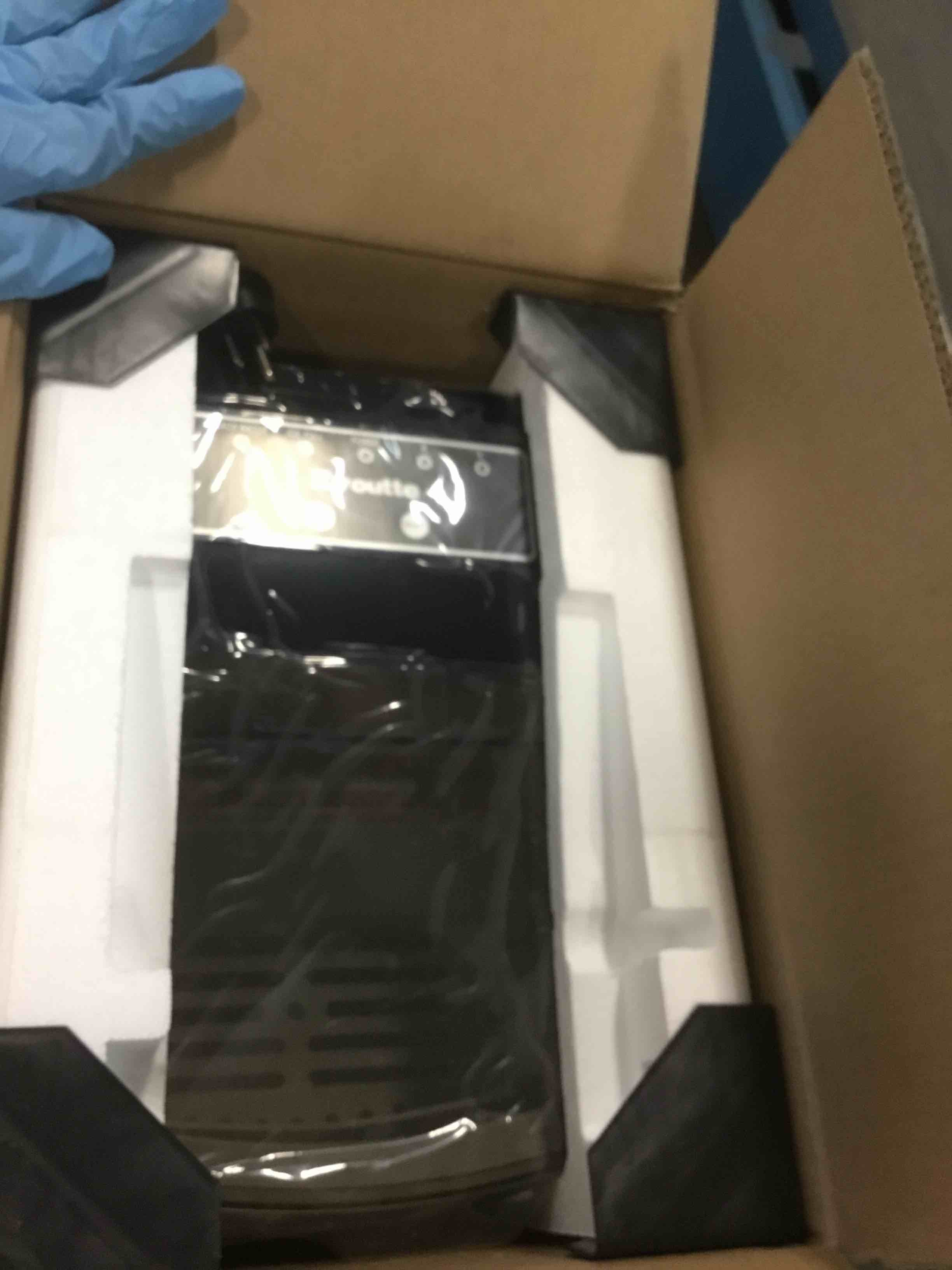 https://s3.amazonaws.com/lotting-images-prod/bidfta/BLU5918180_1709562727627.jpeg