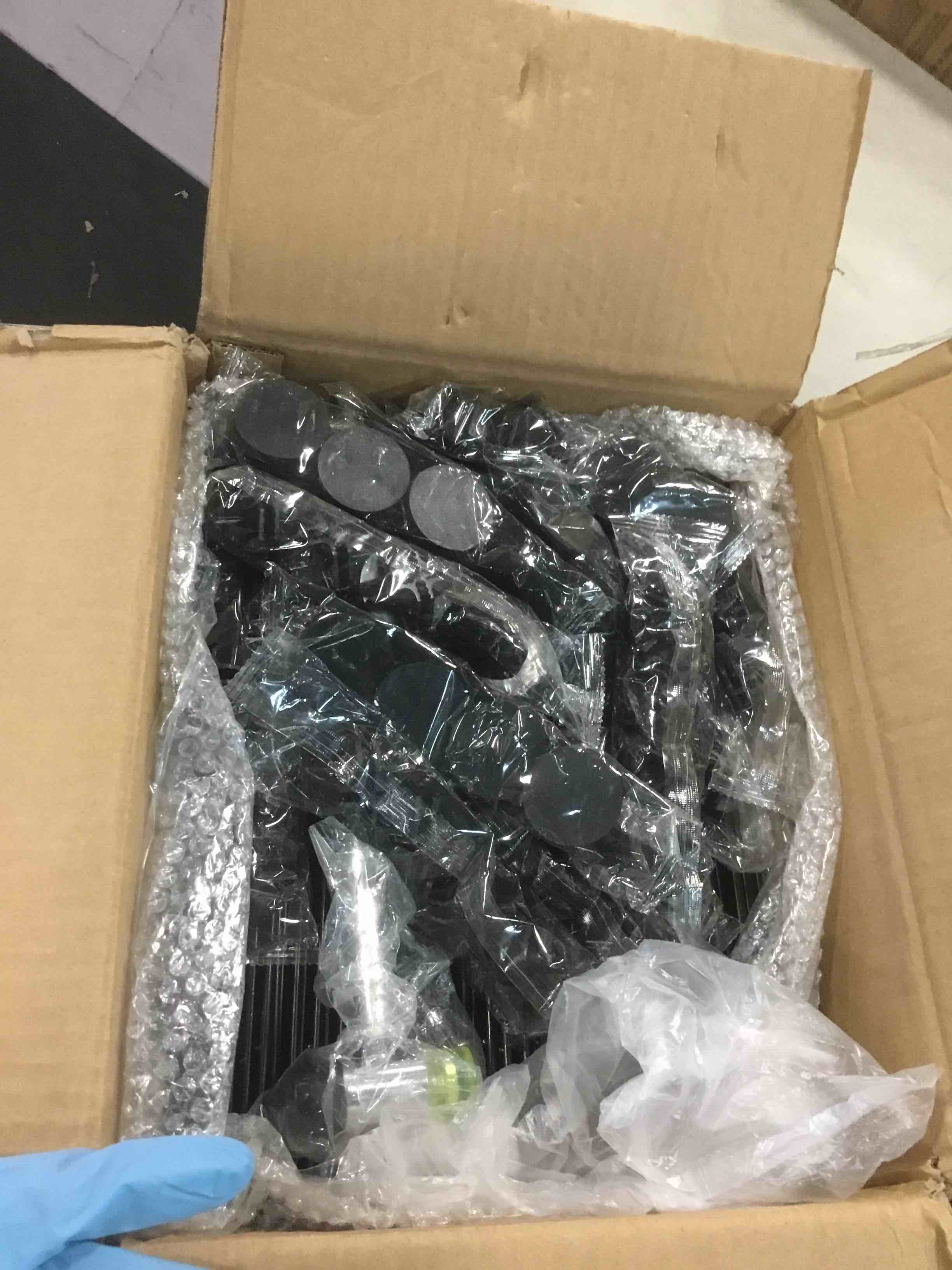 https://s3.amazonaws.com/lotting-images-prod/bidfta/BLU5918283_1709576326971.jpeg