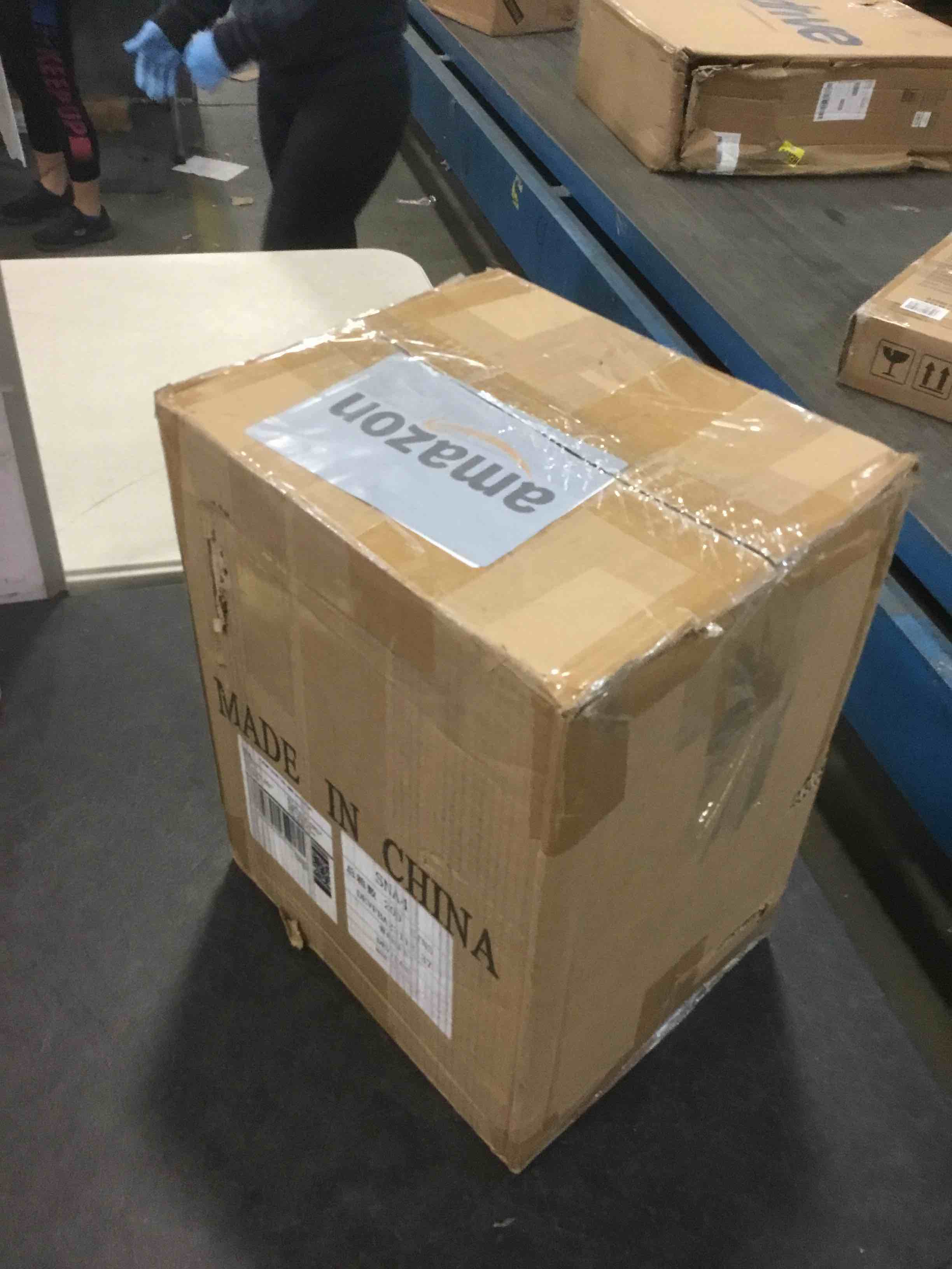 https://s3.amazonaws.com/lotting-images-prod/bidfta/BLU5918283_1709576349198.jpeg