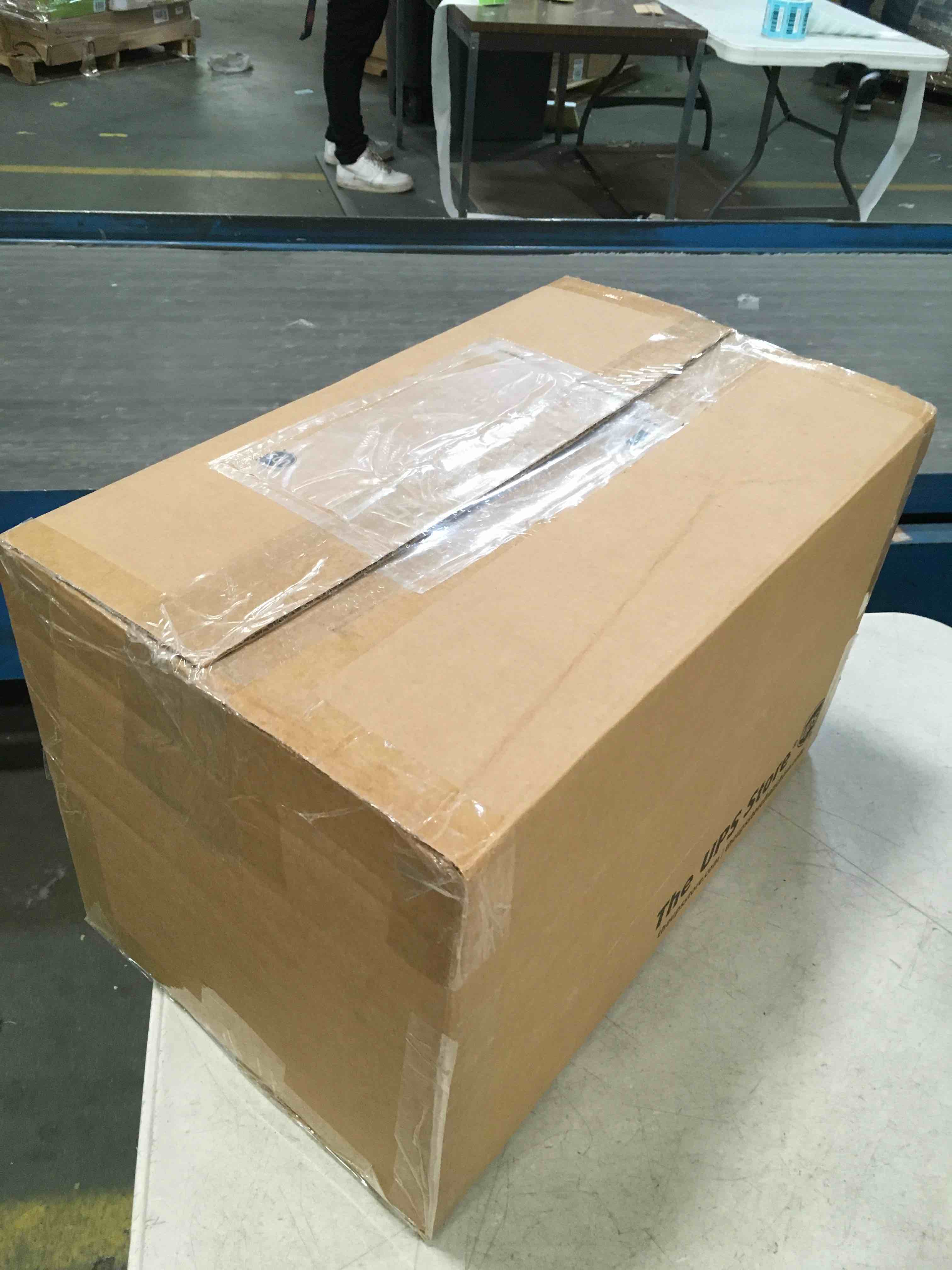 https://s3.amazonaws.com/lotting-images-prod/bidfta/BLU5918513_1709660076121.jpeg