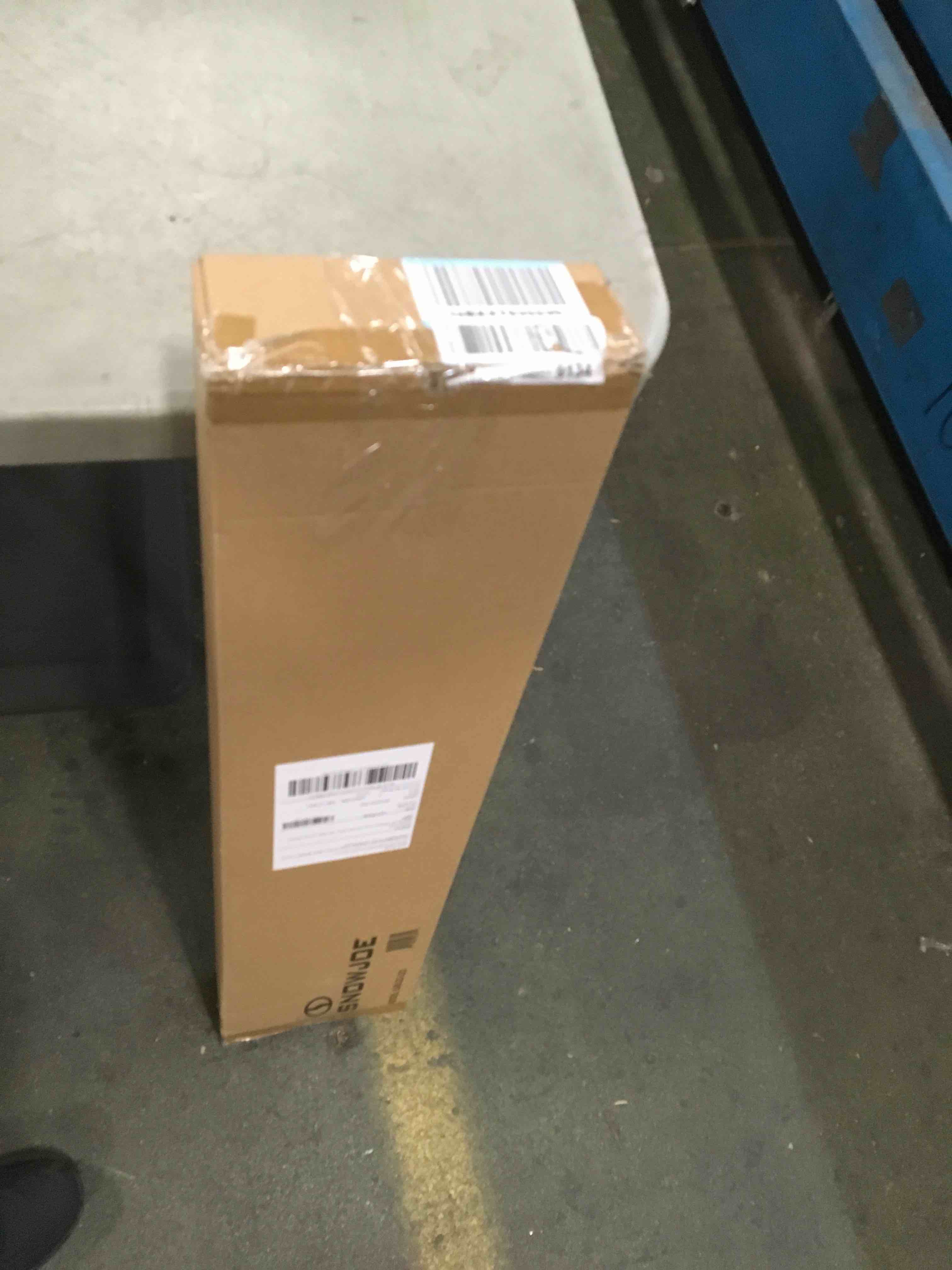 https://s3.amazonaws.com/lotting-images-prod/bidfta/BLU5918626_1709731147792.jpeg