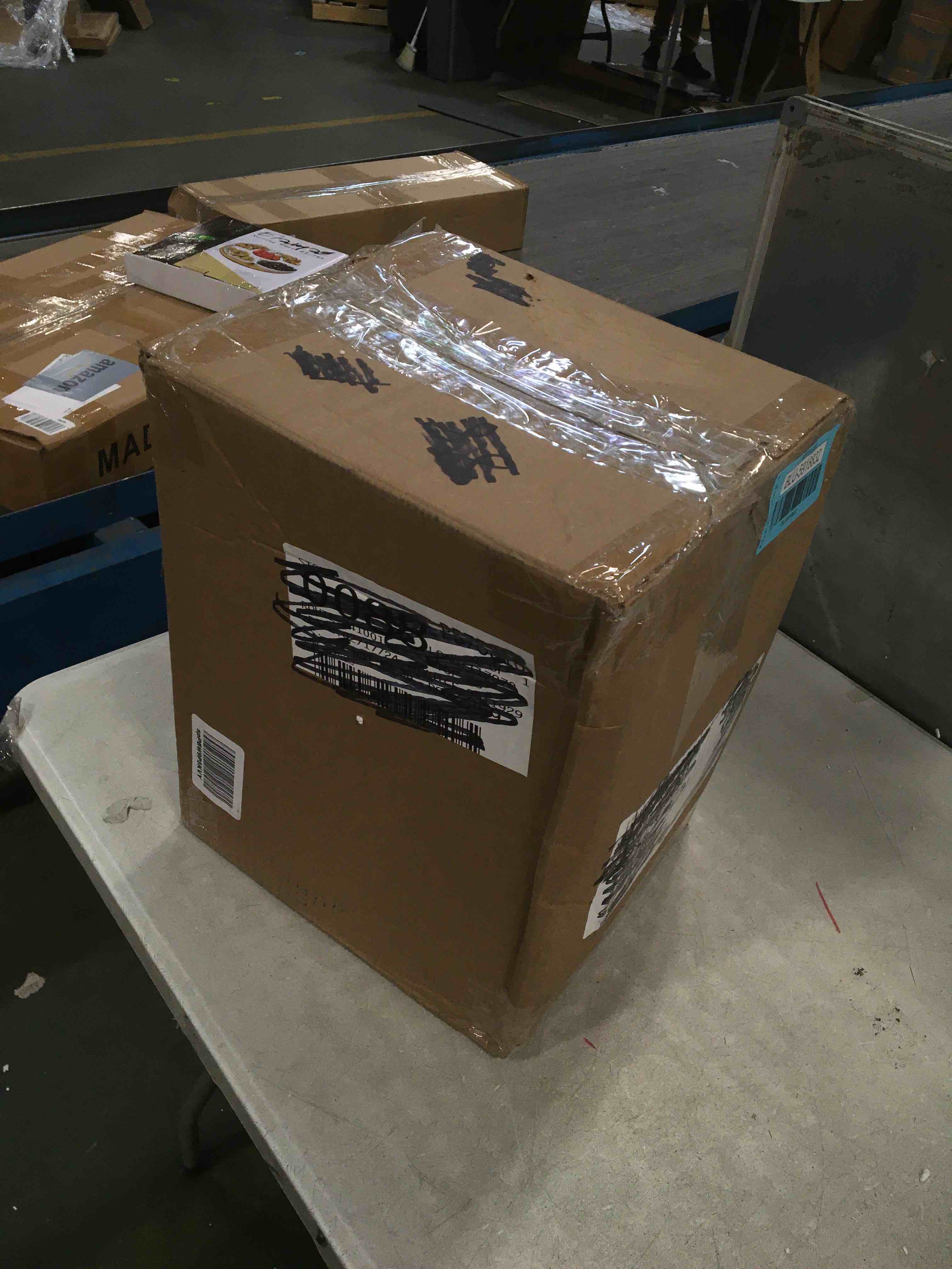 https://s3.amazonaws.com/lotting-images-prod/bidfta/BLU5918832_1709814721858.jpeg