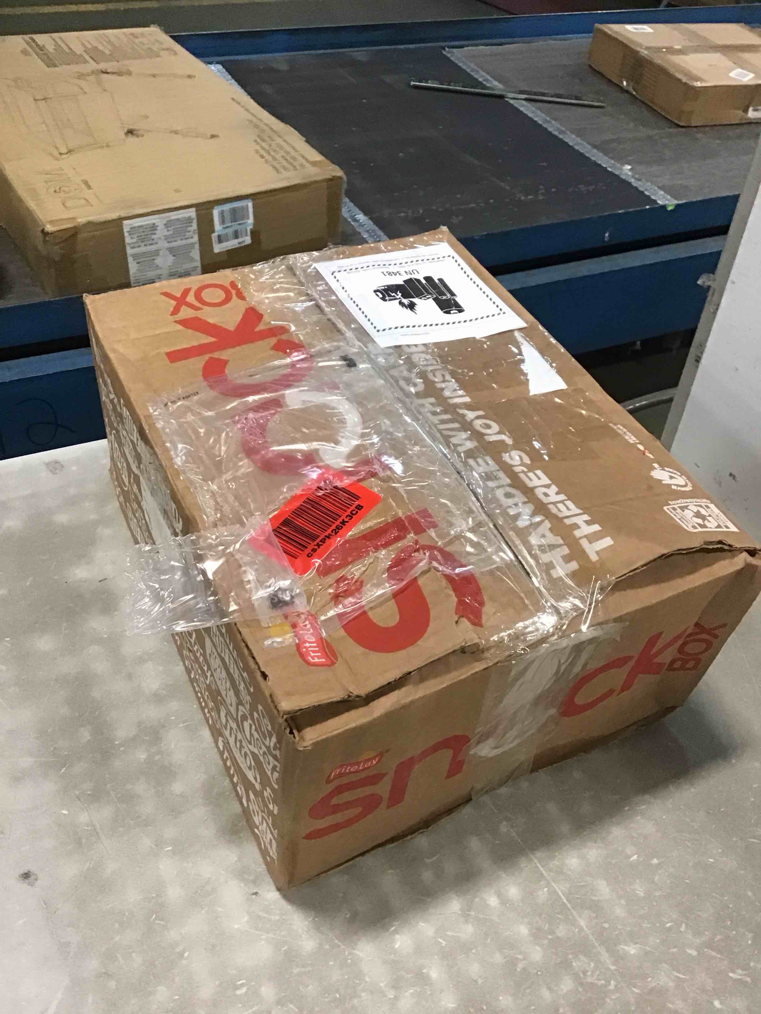 https://s3.amazonaws.com/lotting-images-prod/bidfta/BLU5919261_1710155832816.jpeg