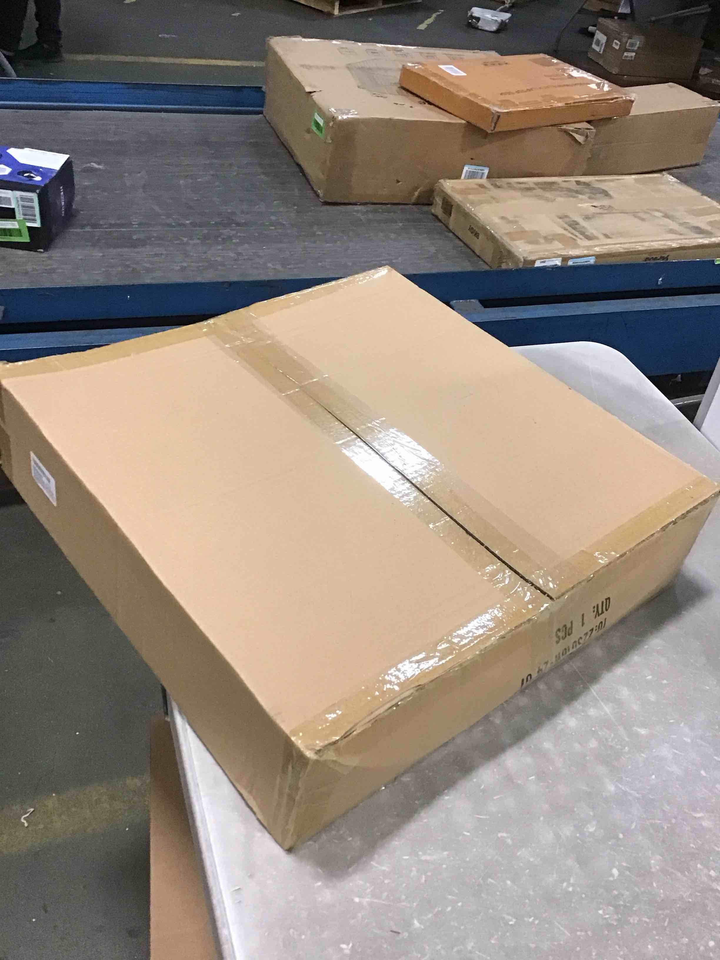 https://s3.amazonaws.com/lotting-images-prod/bidfta/BLU5919264_1710156130533.jpeg