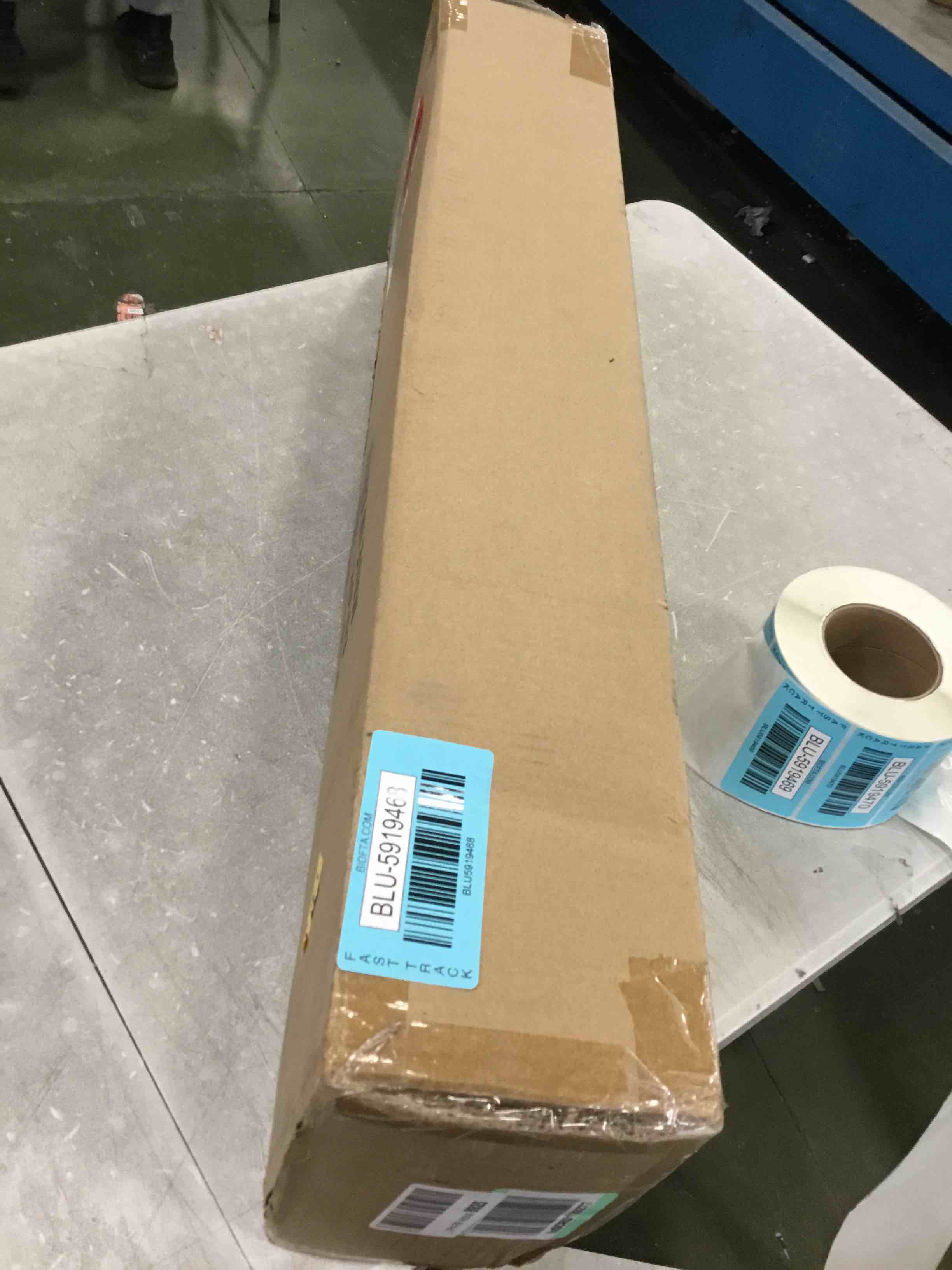 https://s3.amazonaws.com/lotting-images-prod/bidfta/BLU5919469_1709647425019.jpeg