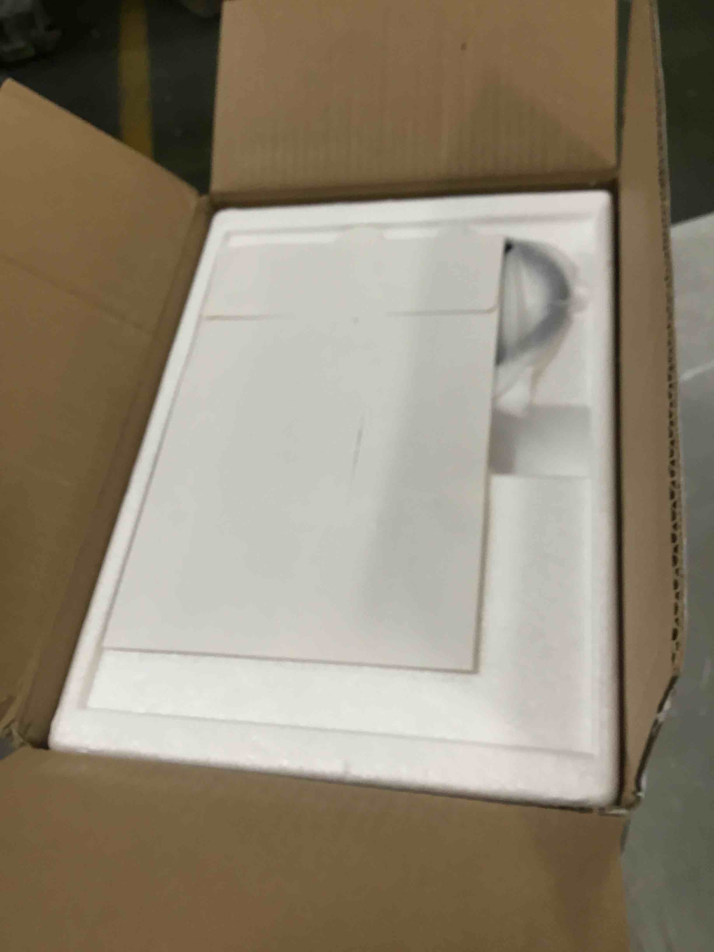 https://s3.amazonaws.com/lotting-images-prod/bidfta/BLU5919528_1709653553303.jpeg