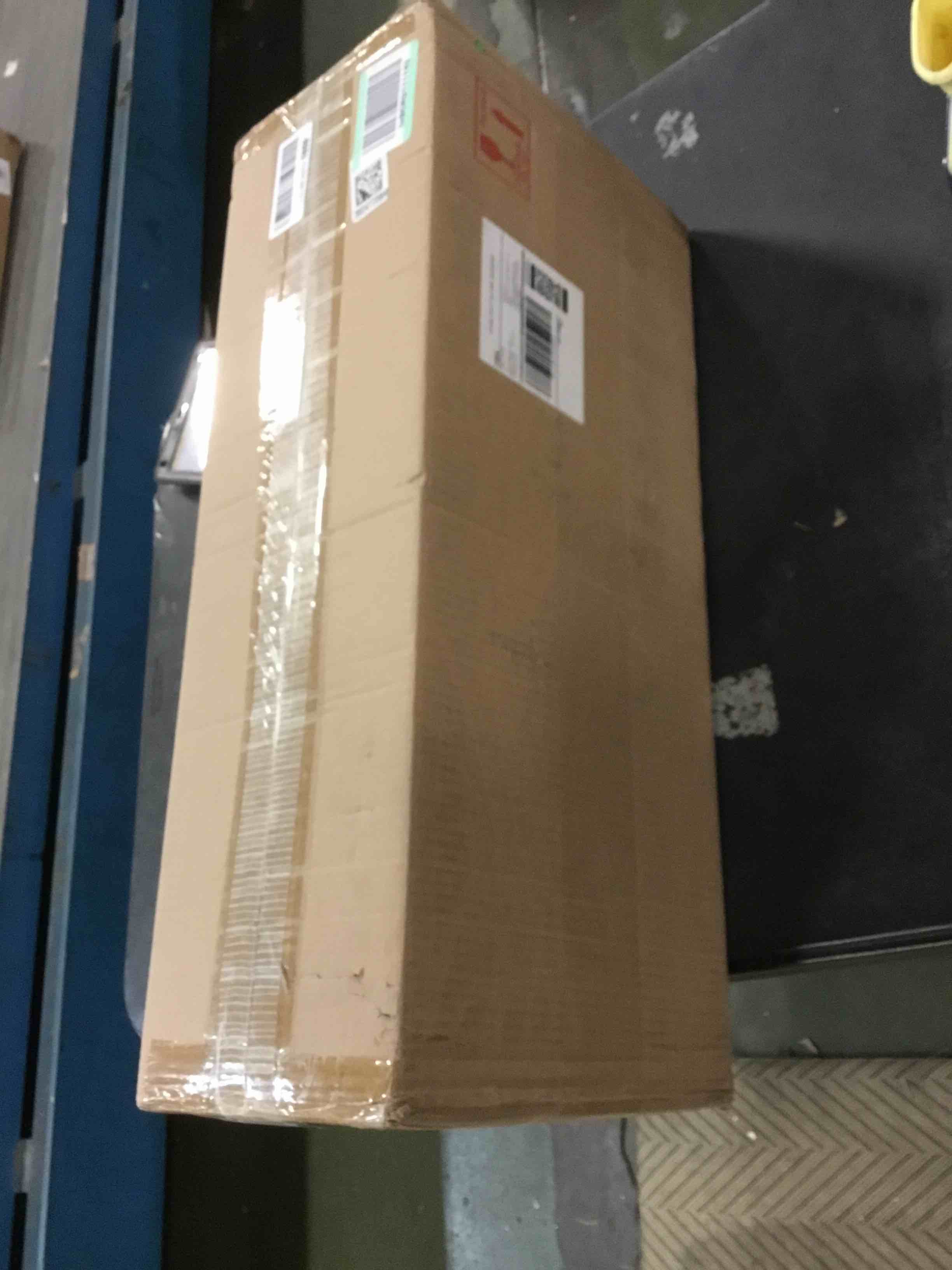 https://s3.amazonaws.com/lotting-images-prod/bidfta/BLU5919781_1709734368909.jpeg