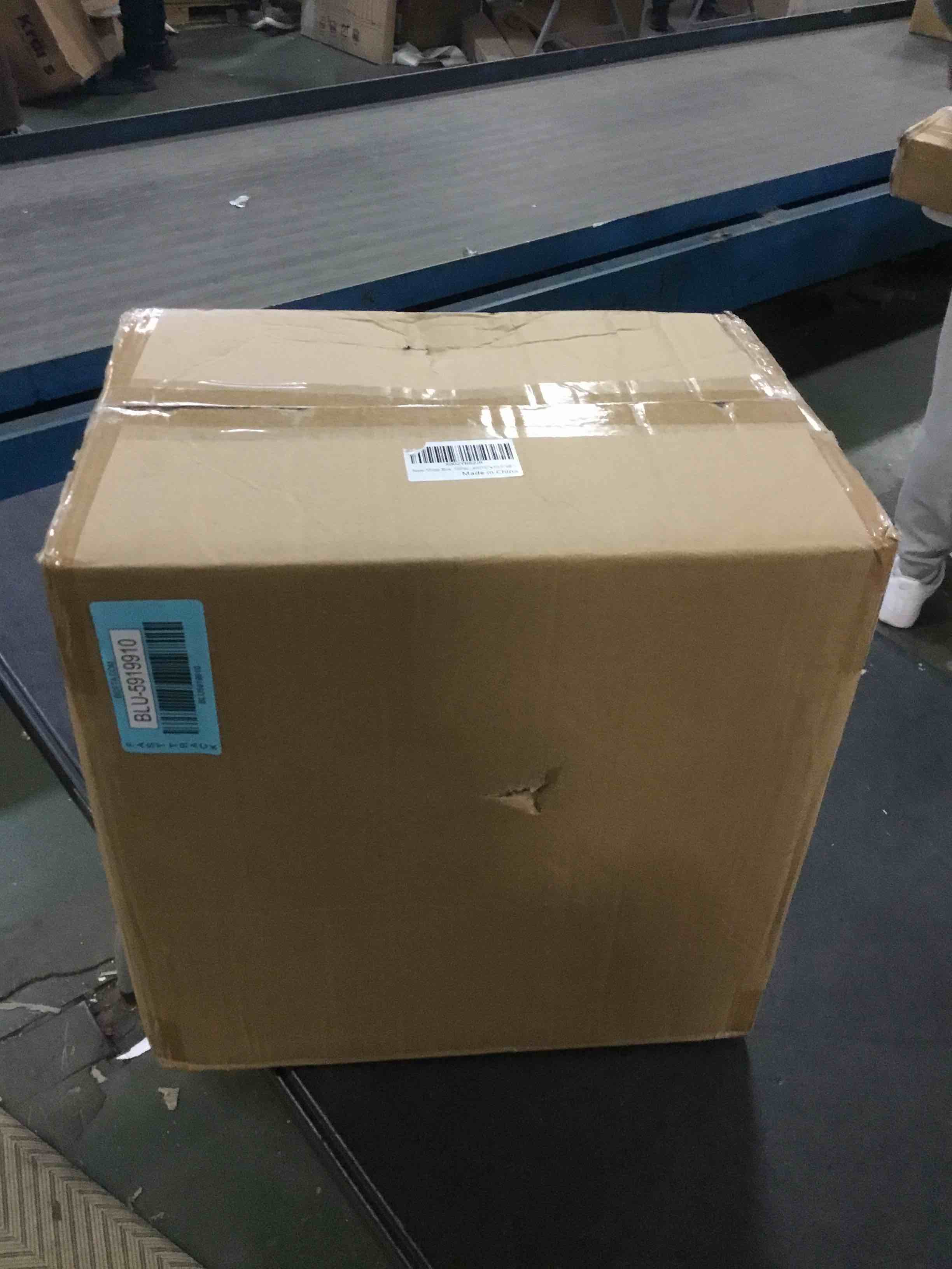 https://s3.amazonaws.com/lotting-images-prod/bidfta/BLU5919911_1709749586301.jpeg