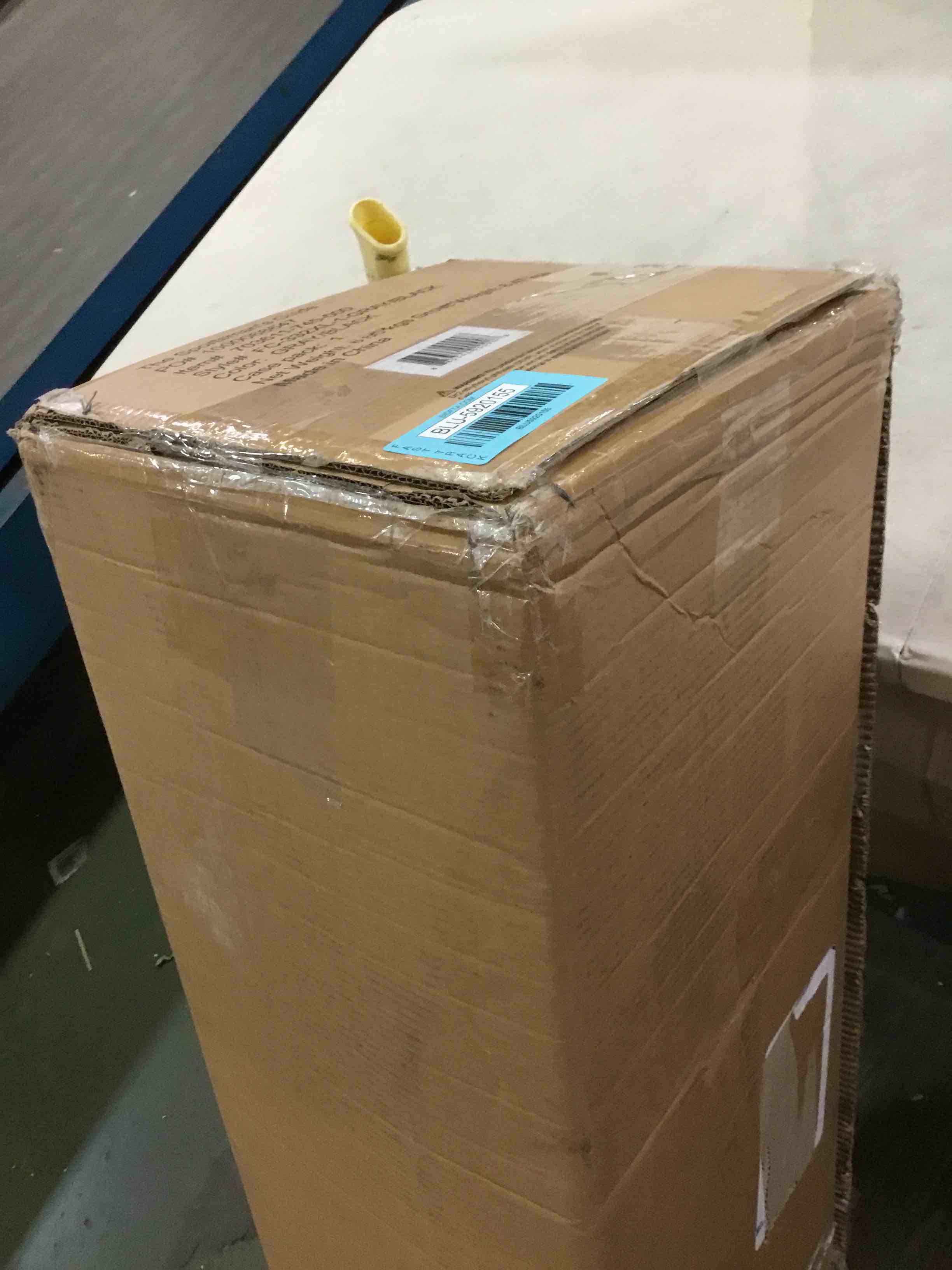 https://s3.amazonaws.com/lotting-images-prod/bidfta/BLU5920155_1709832675207.jpeg