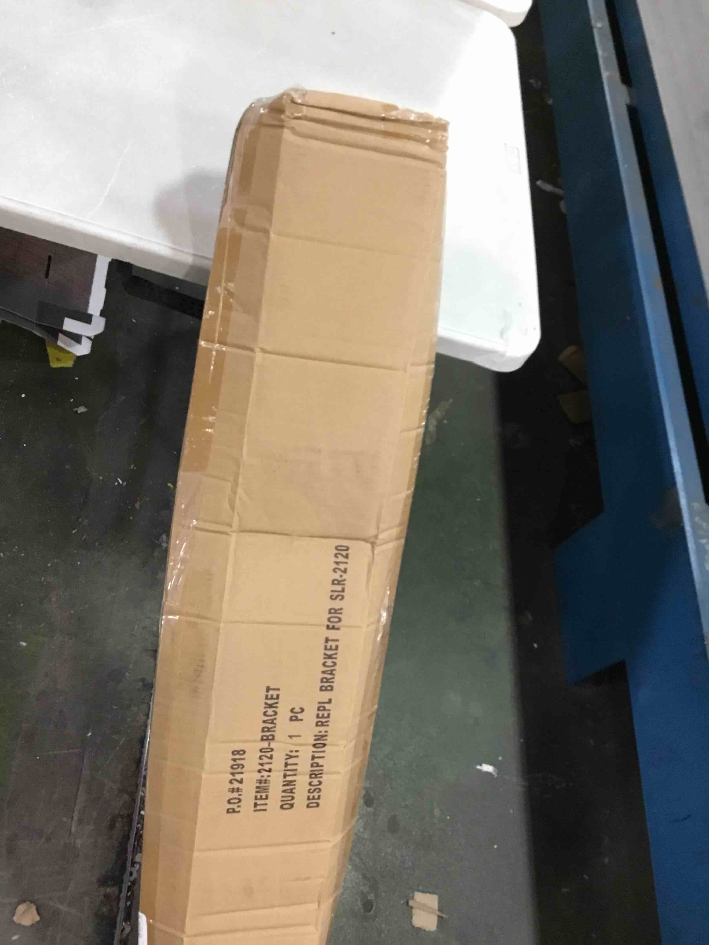 https://s3.amazonaws.com/lotting-images-prod/bidfta/BLU5920286_1709905561743.jpeg