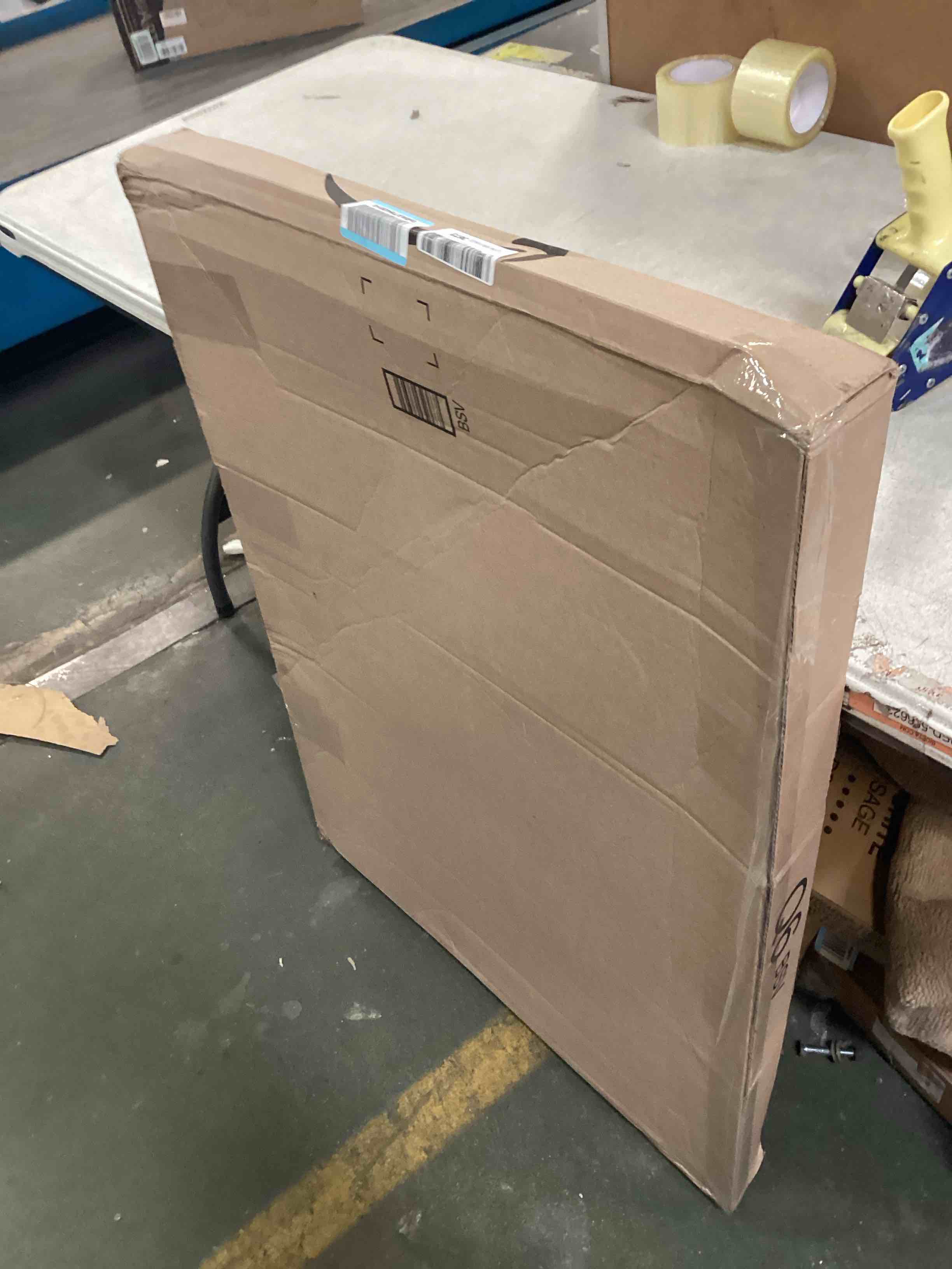 https://s3.amazonaws.com/lotting-images-prod/bidfta/BLU5920556_1710167642280.jpeg