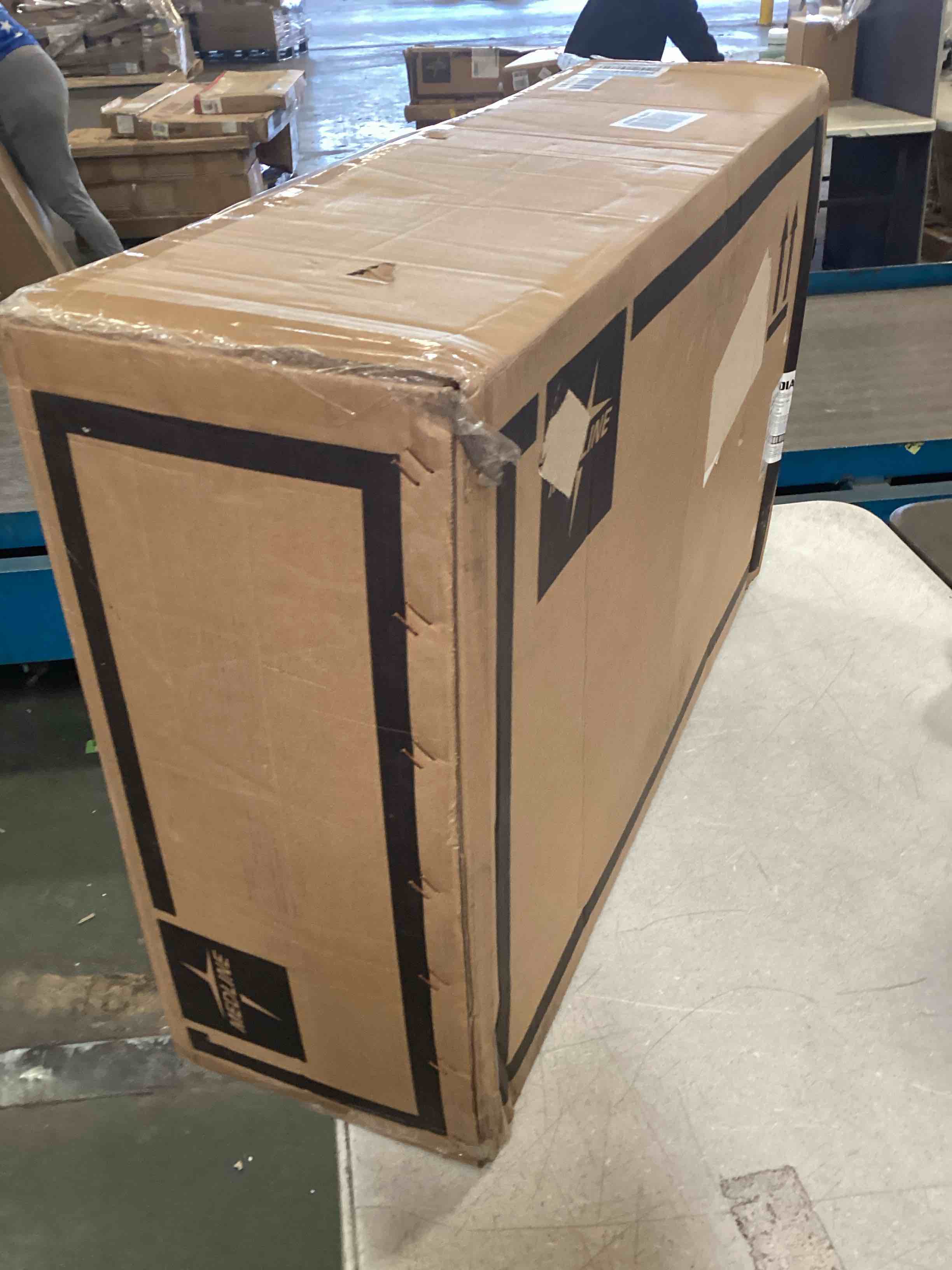 https://s3.amazonaws.com/lotting-images-prod/bidfta/BLU5920597_1710173863704.jpeg