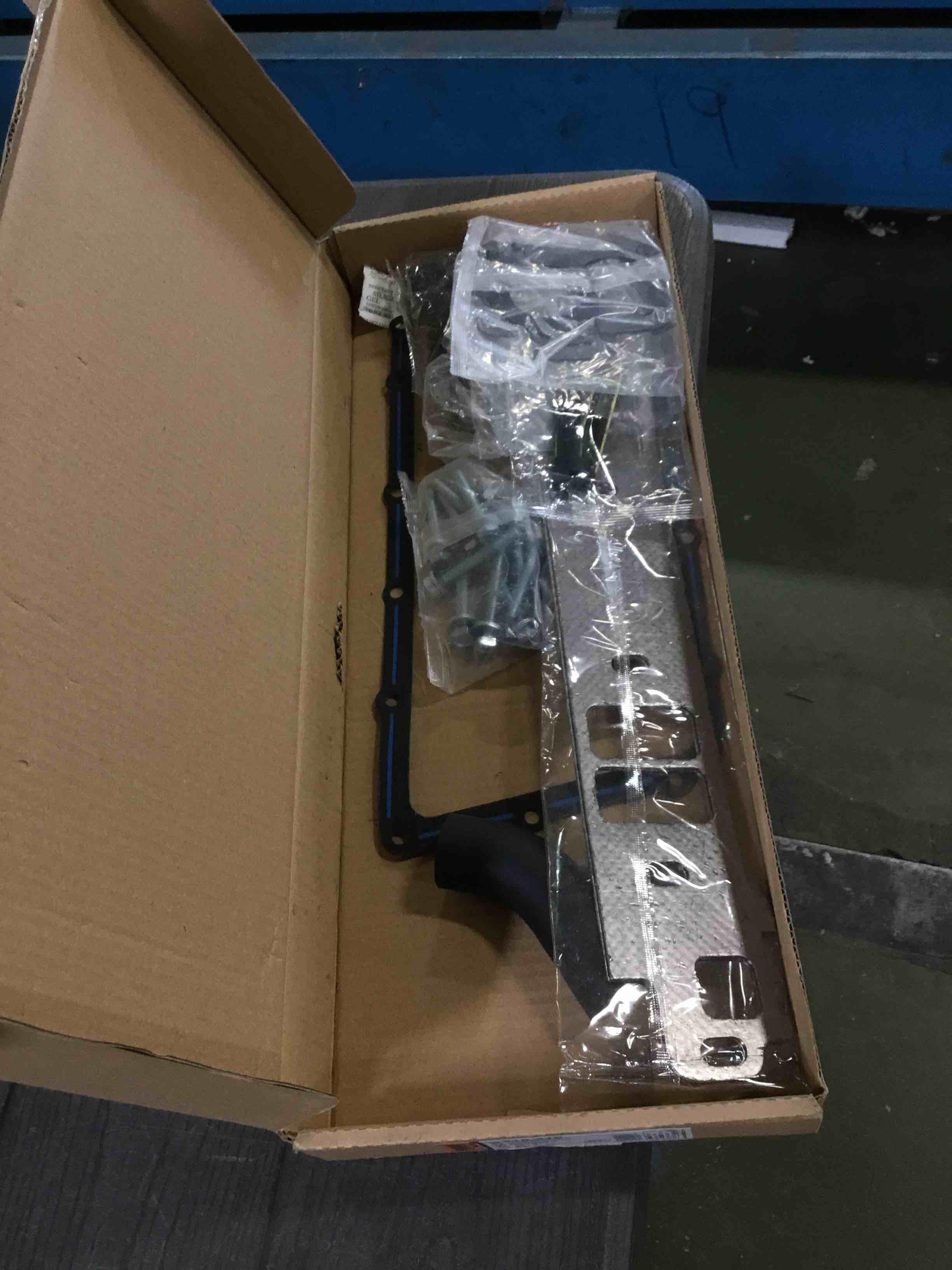 https://s3.amazonaws.com/lotting-images-prod/bidfta/BLU5920862_1710260771666.jpeg