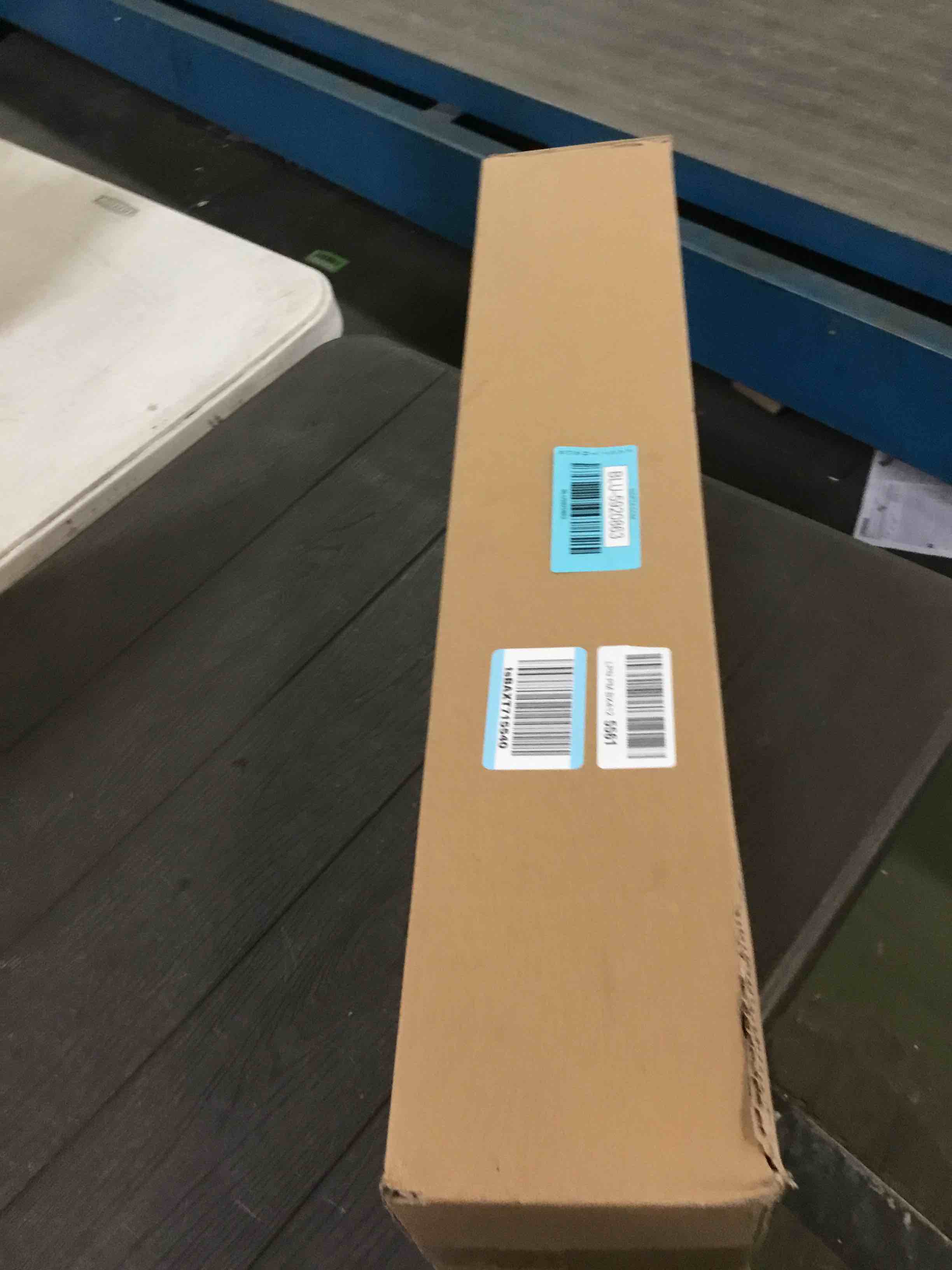https://s3.amazonaws.com/lotting-images-prod/bidfta/BLU5920863_1710260881967.jpeg
