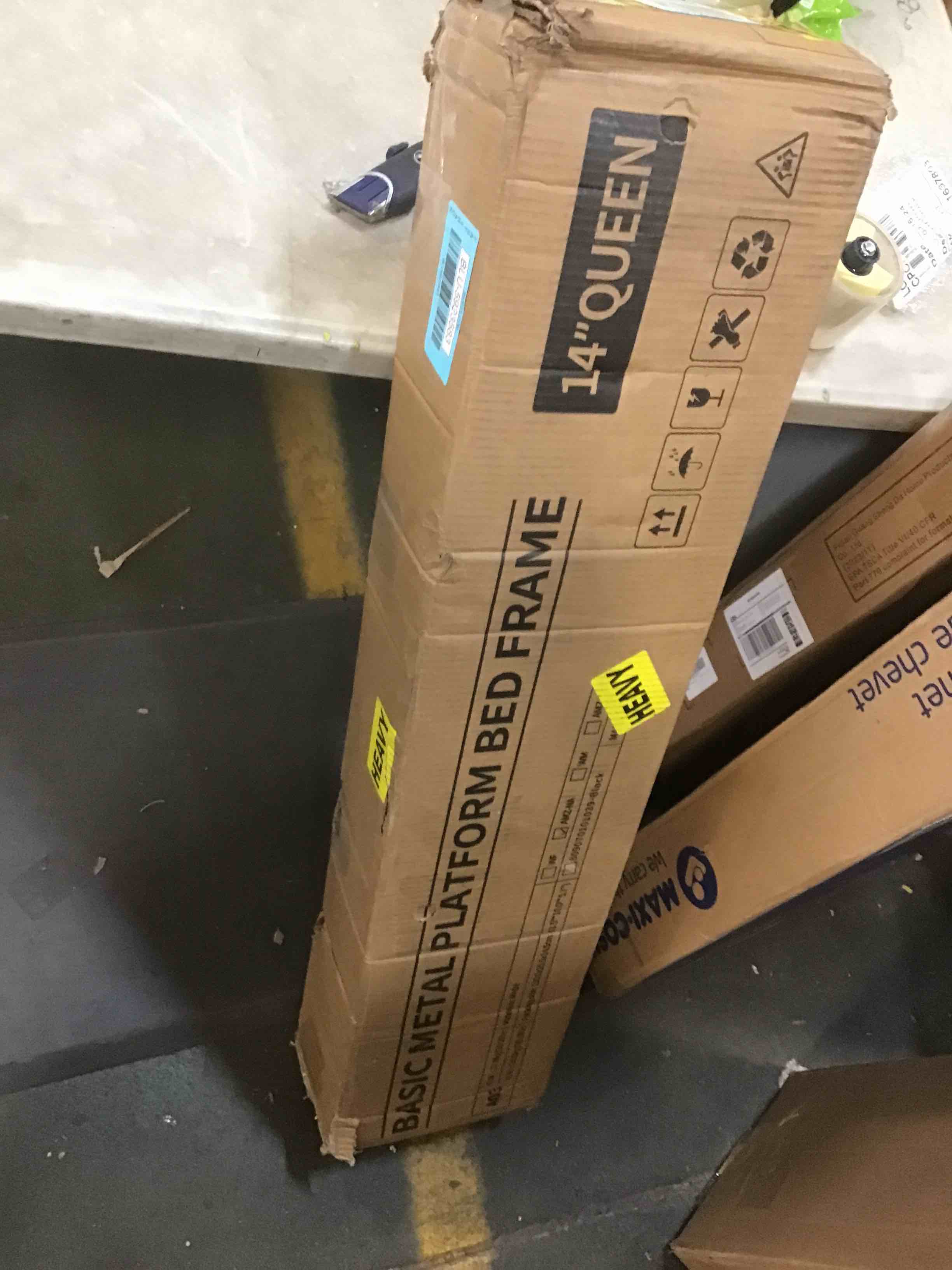 https://s3.amazonaws.com/lotting-images-prod/bidfta/BLU5923583_1711023933969.jpeg