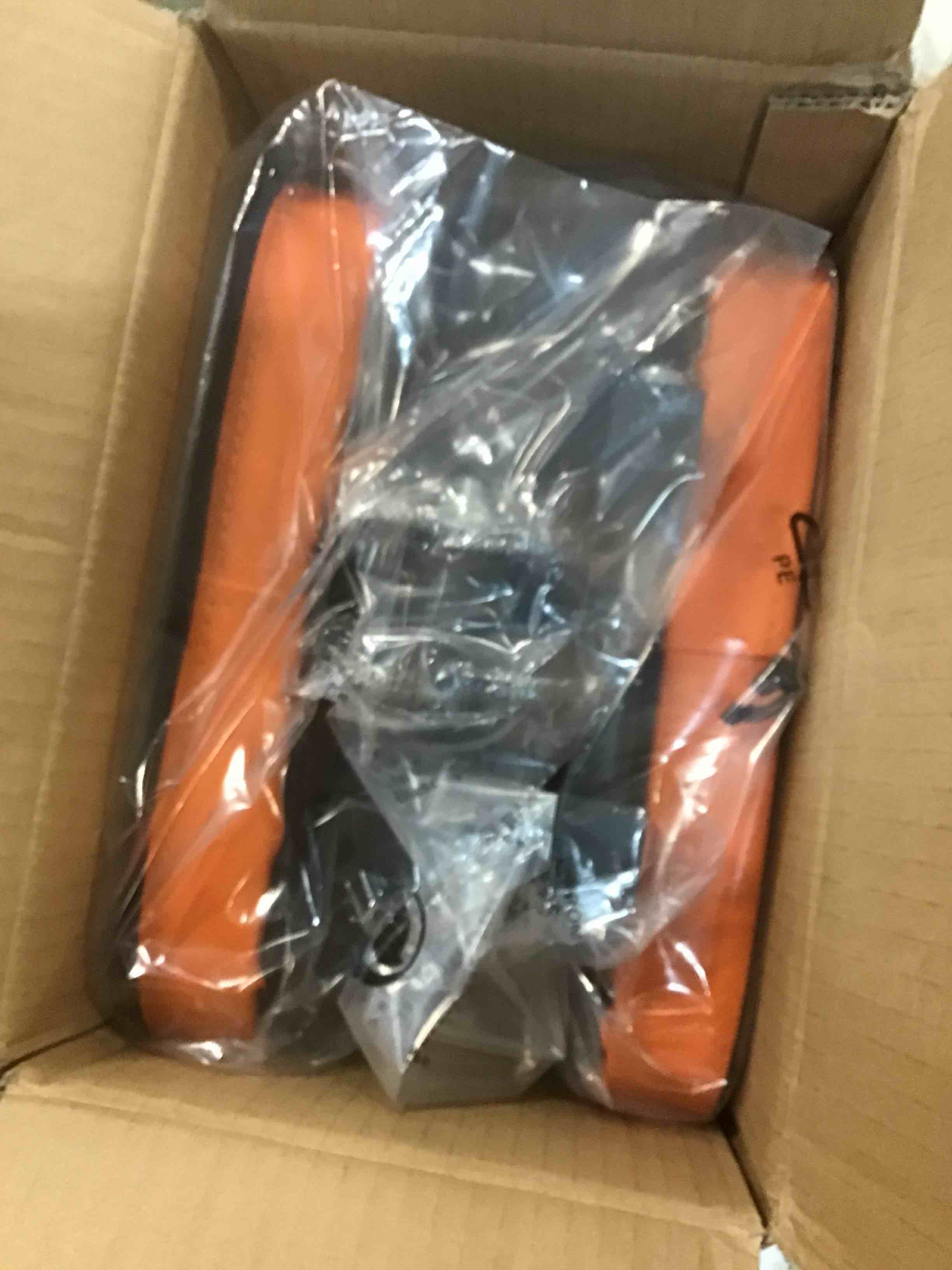 https://s3.amazonaws.com/lotting-images-prod/bidfta/BLU5923634_1711032553806.jpeg