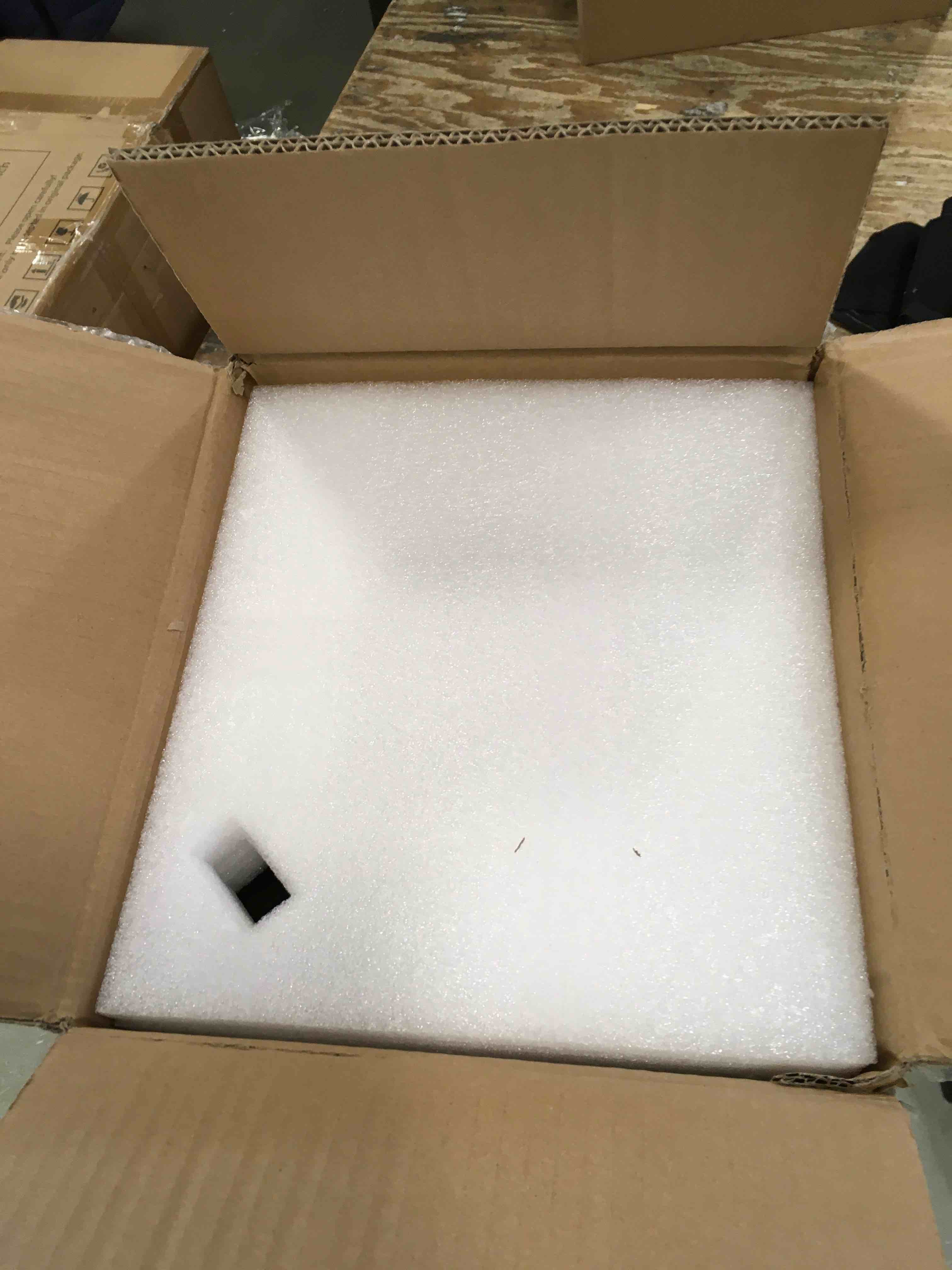 https://s3.amazonaws.com/lotting-images-prod/bidfta/BLU5924496_1710871014908.jpeg