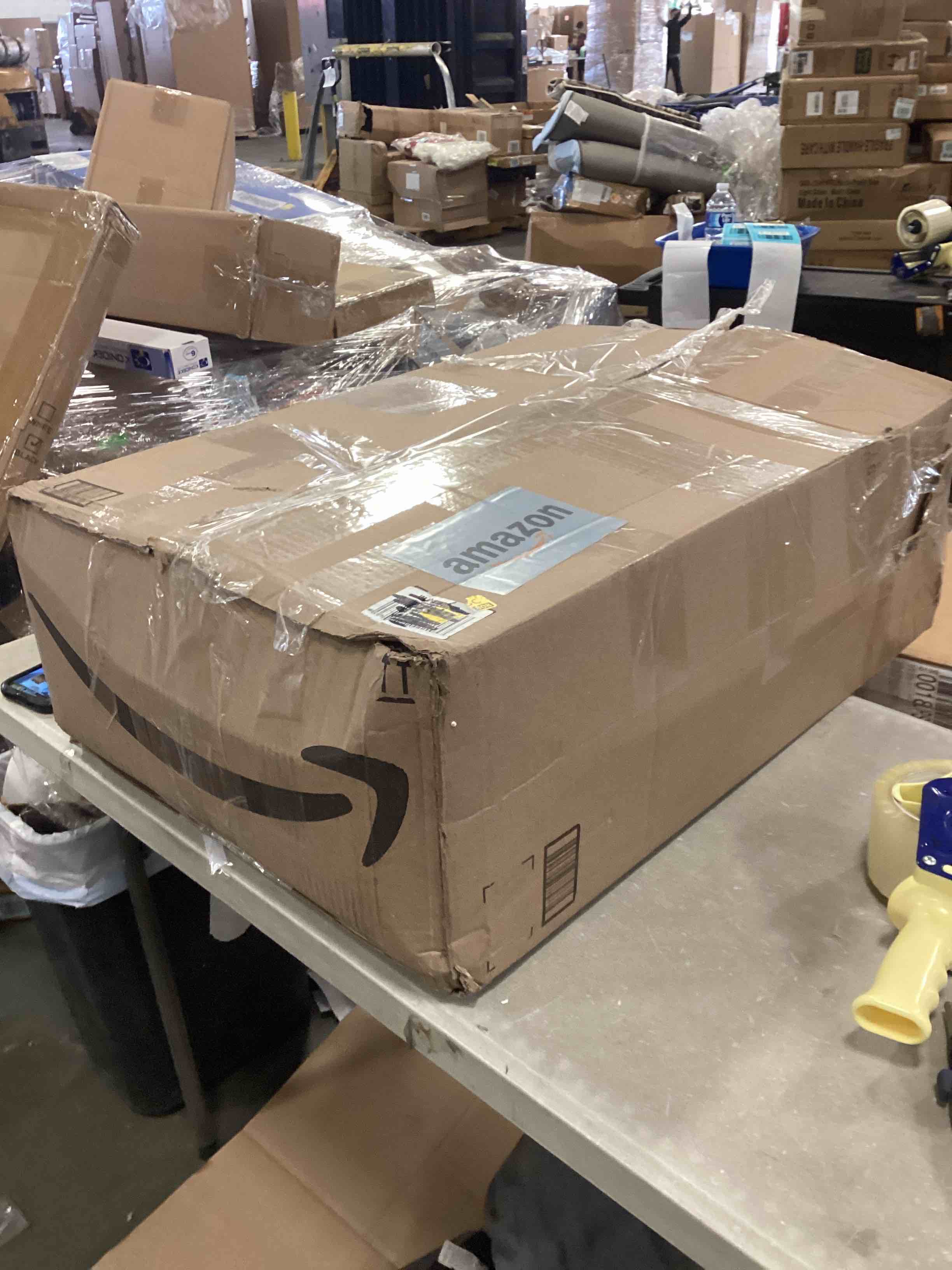 https://s3.amazonaws.com/lotting-images-prod/bidfta/BLU5924568_1710942990869.jpeg