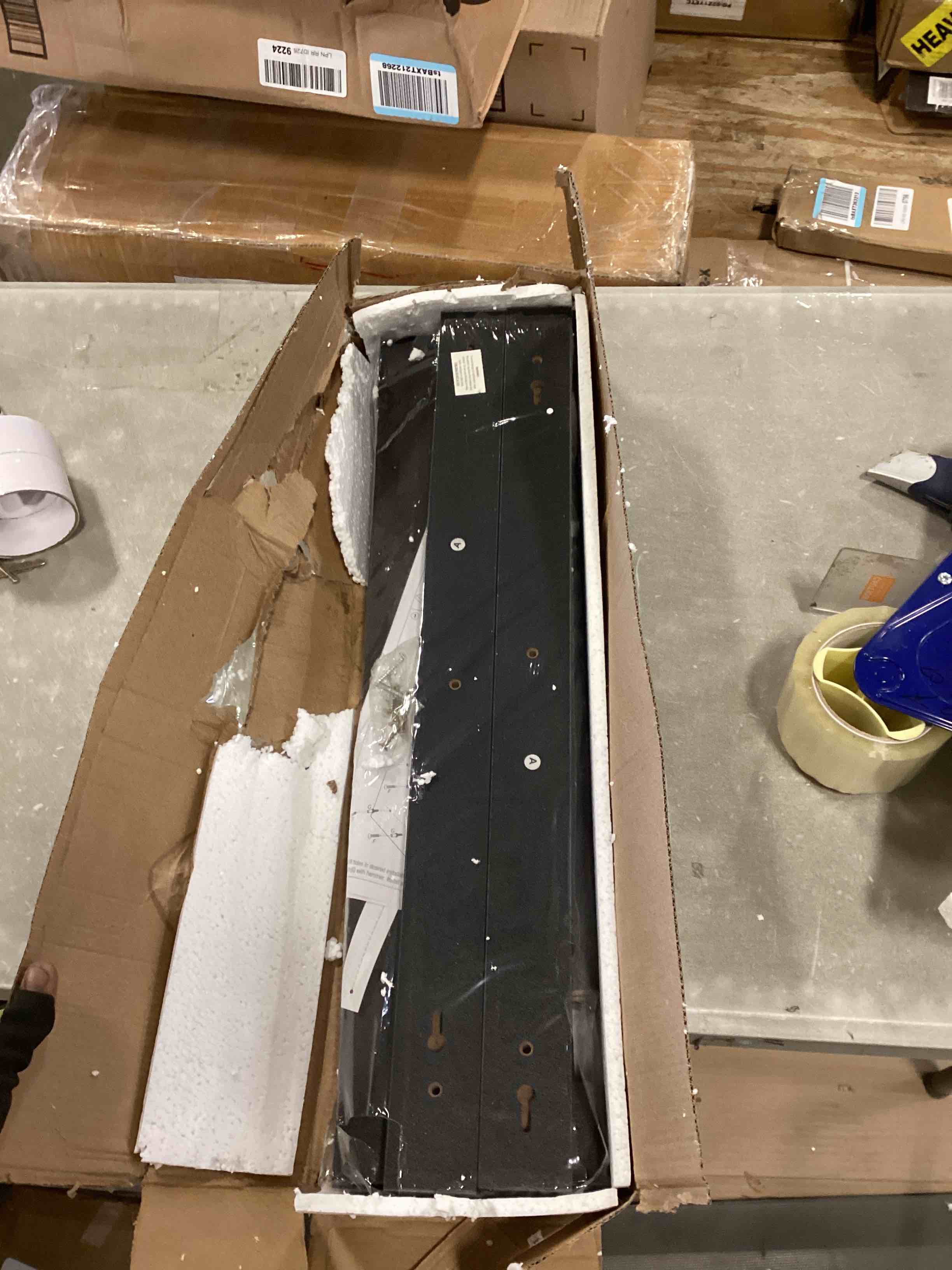 https://s3.amazonaws.com/lotting-images-prod/bidfta/BLU5924595_1710947091835.jpeg