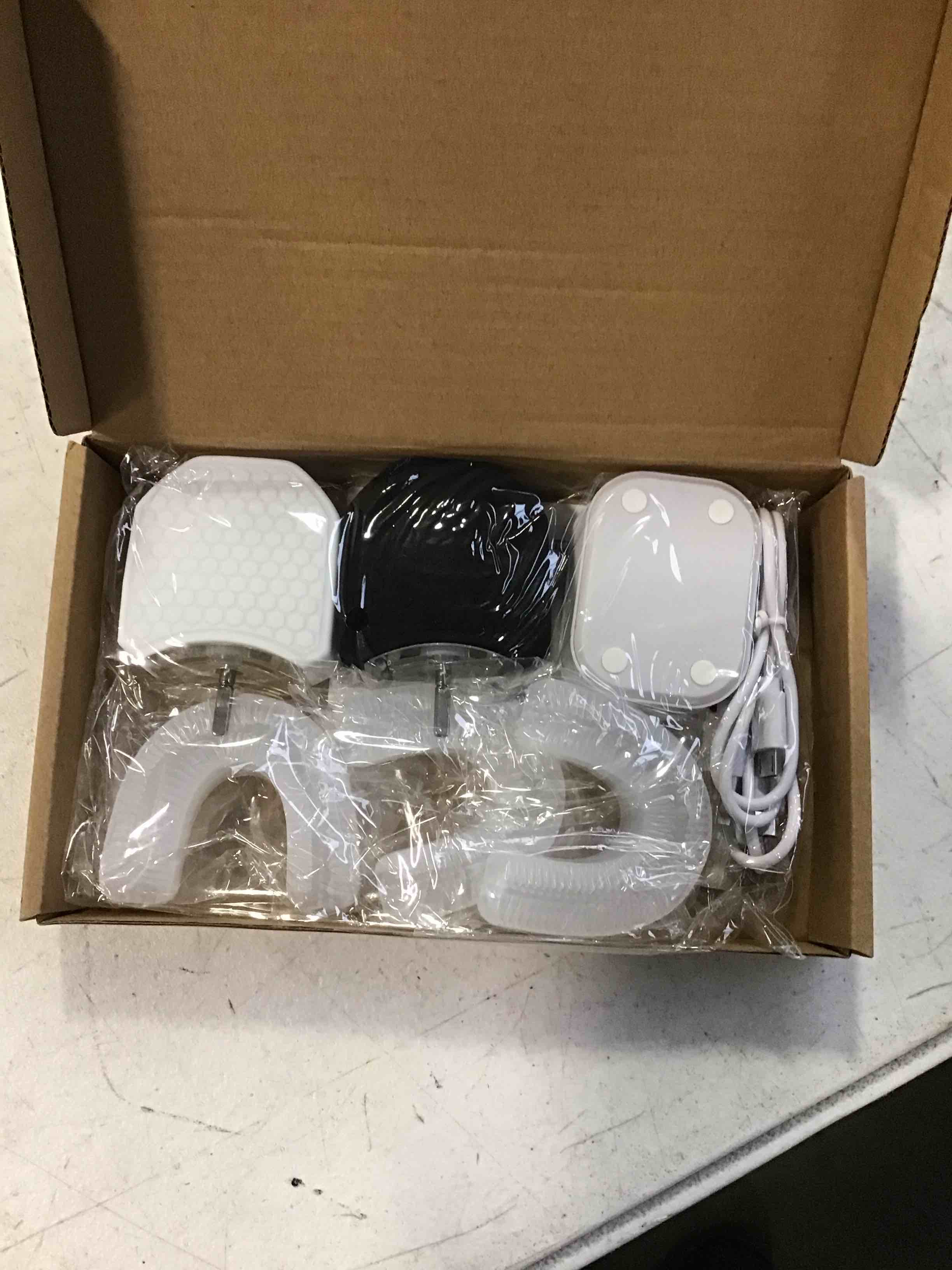 https://s3.amazonaws.com/lotting-images-prod/bidfta/BLU5925776_1709668571854.jpeg