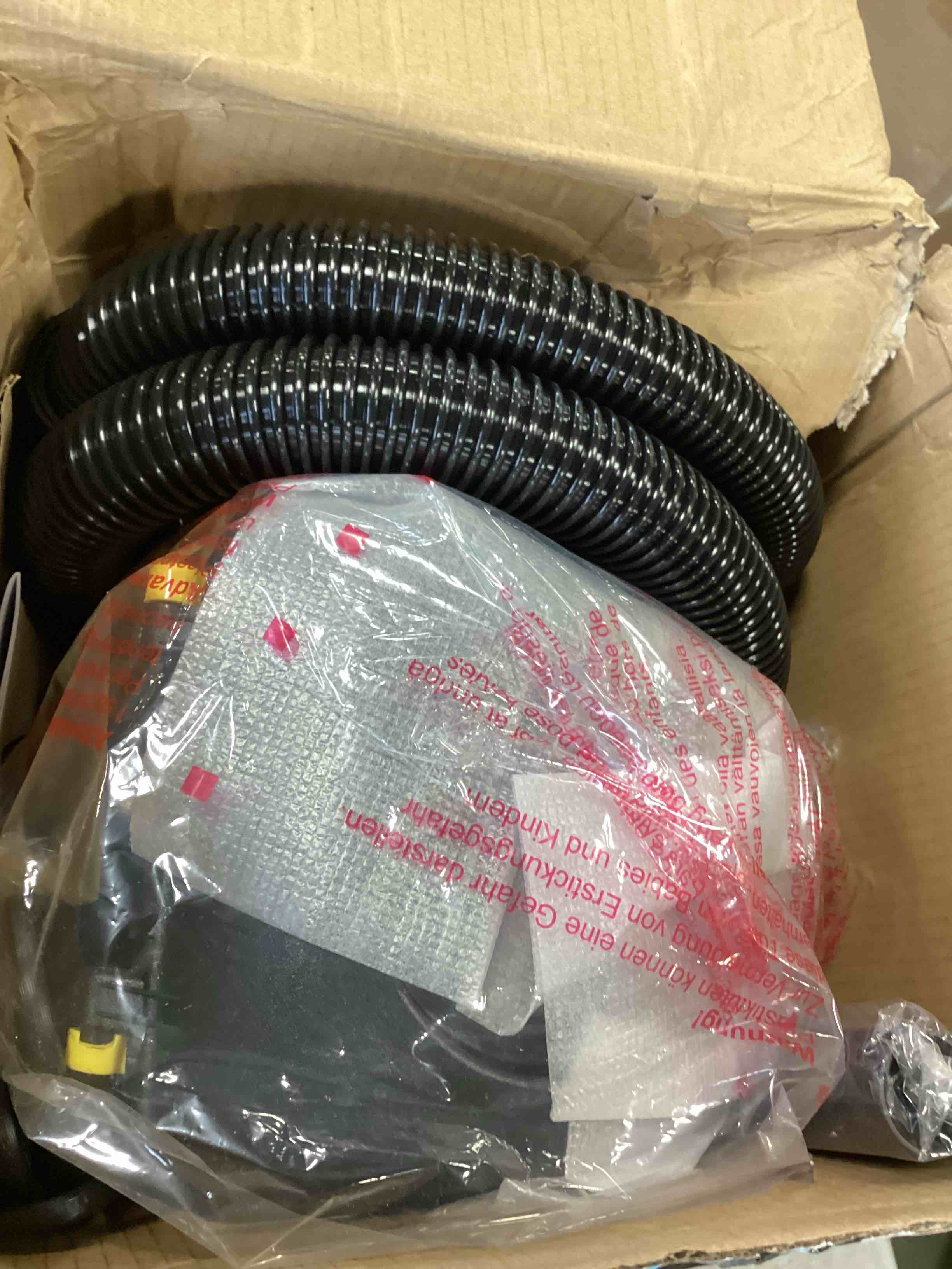 https://s3.amazonaws.com/lotting-images-prod/bidfta/BLU5926283_1710517937276.jpeg