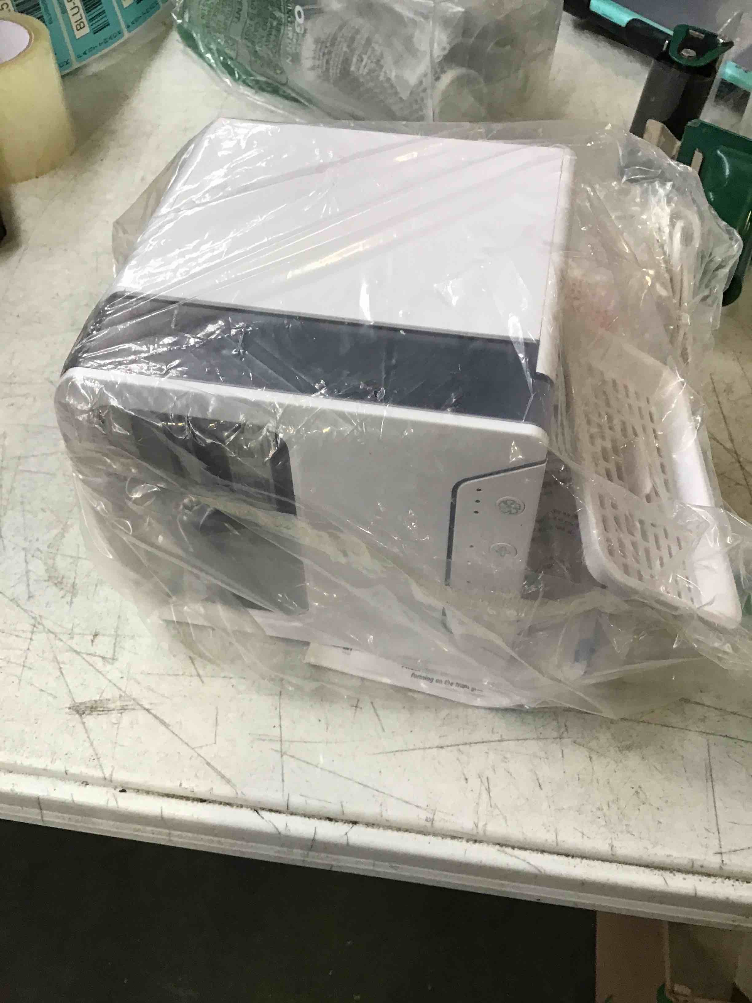 https://s3.amazonaws.com/lotting-images-prod/bidfta/BLU5927274_1709670797674.jpeg